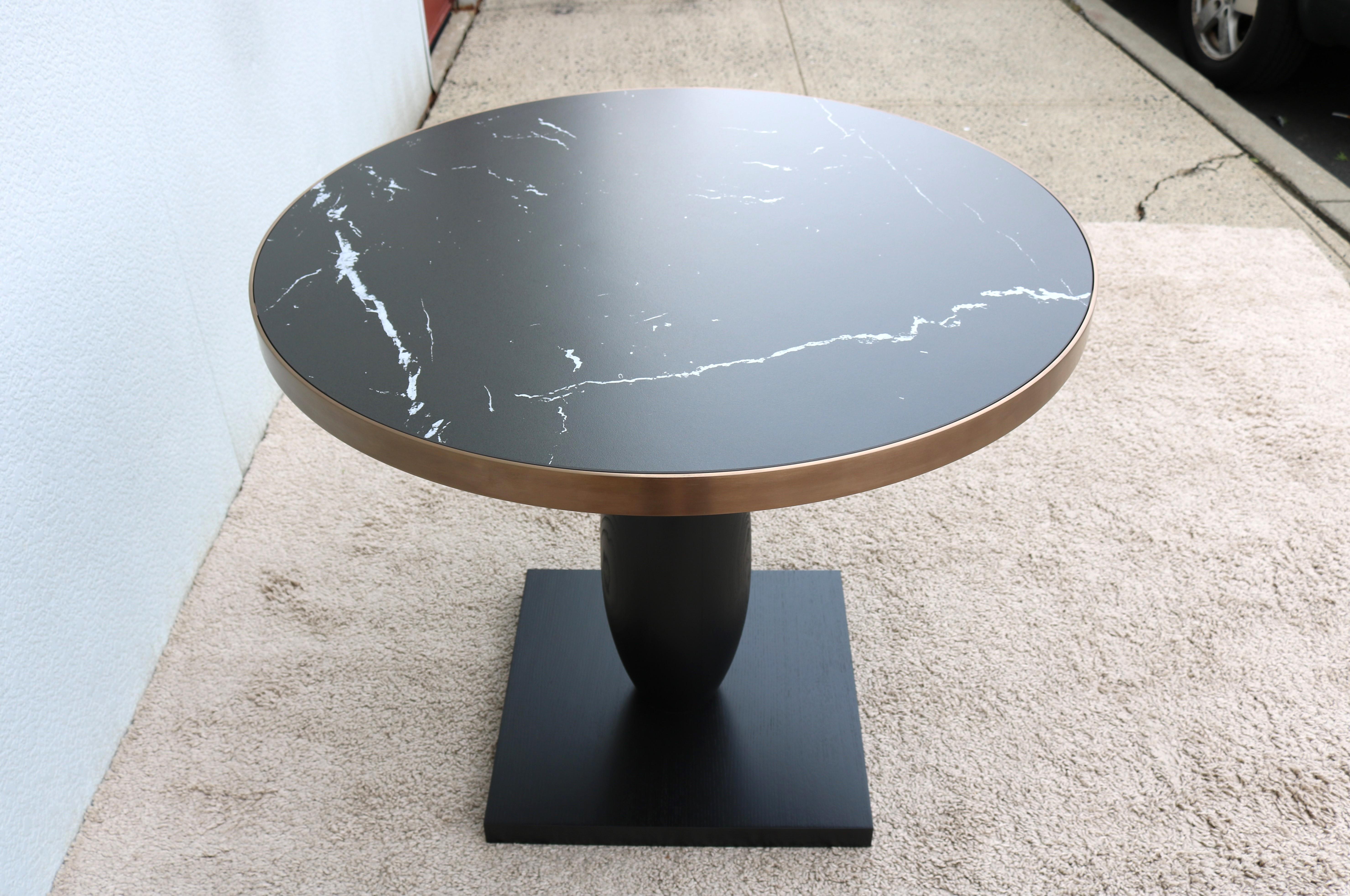 Table de salle à manger moderne française Hamilton Conte 36