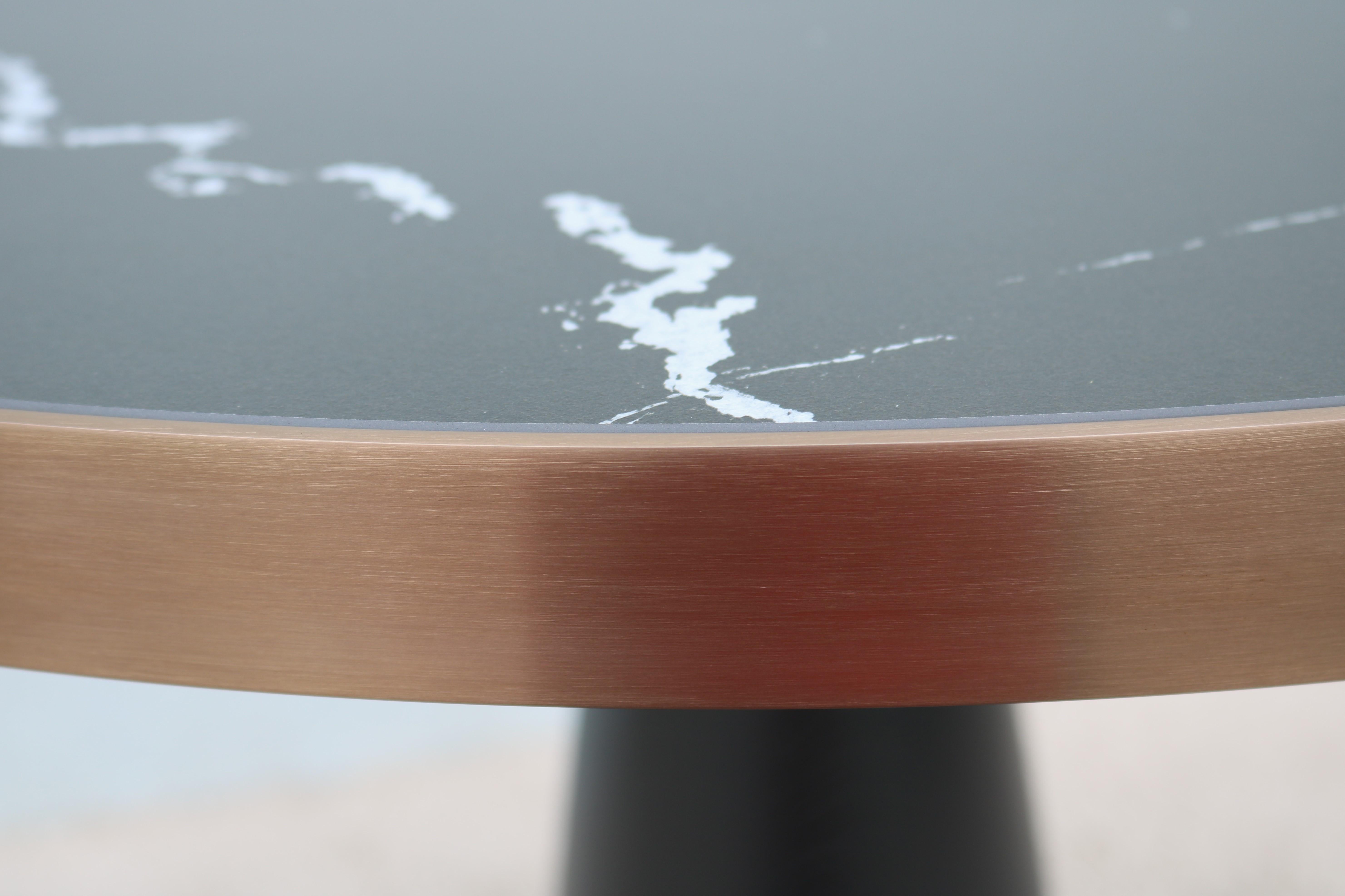 Table de salle à manger moderne française Hamilton Conte 36