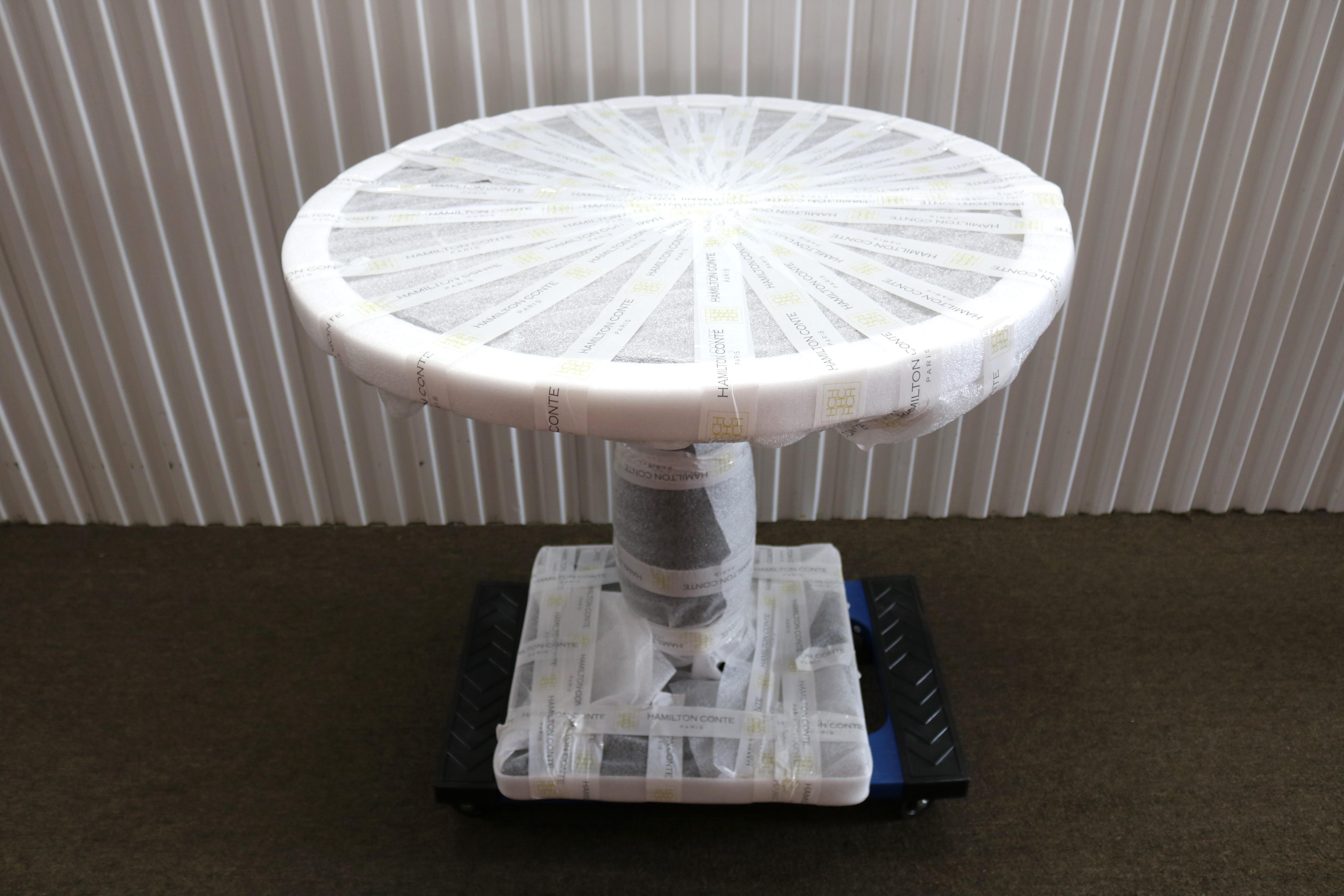 Table de salle à manger moderne française Hamilton Conte 36