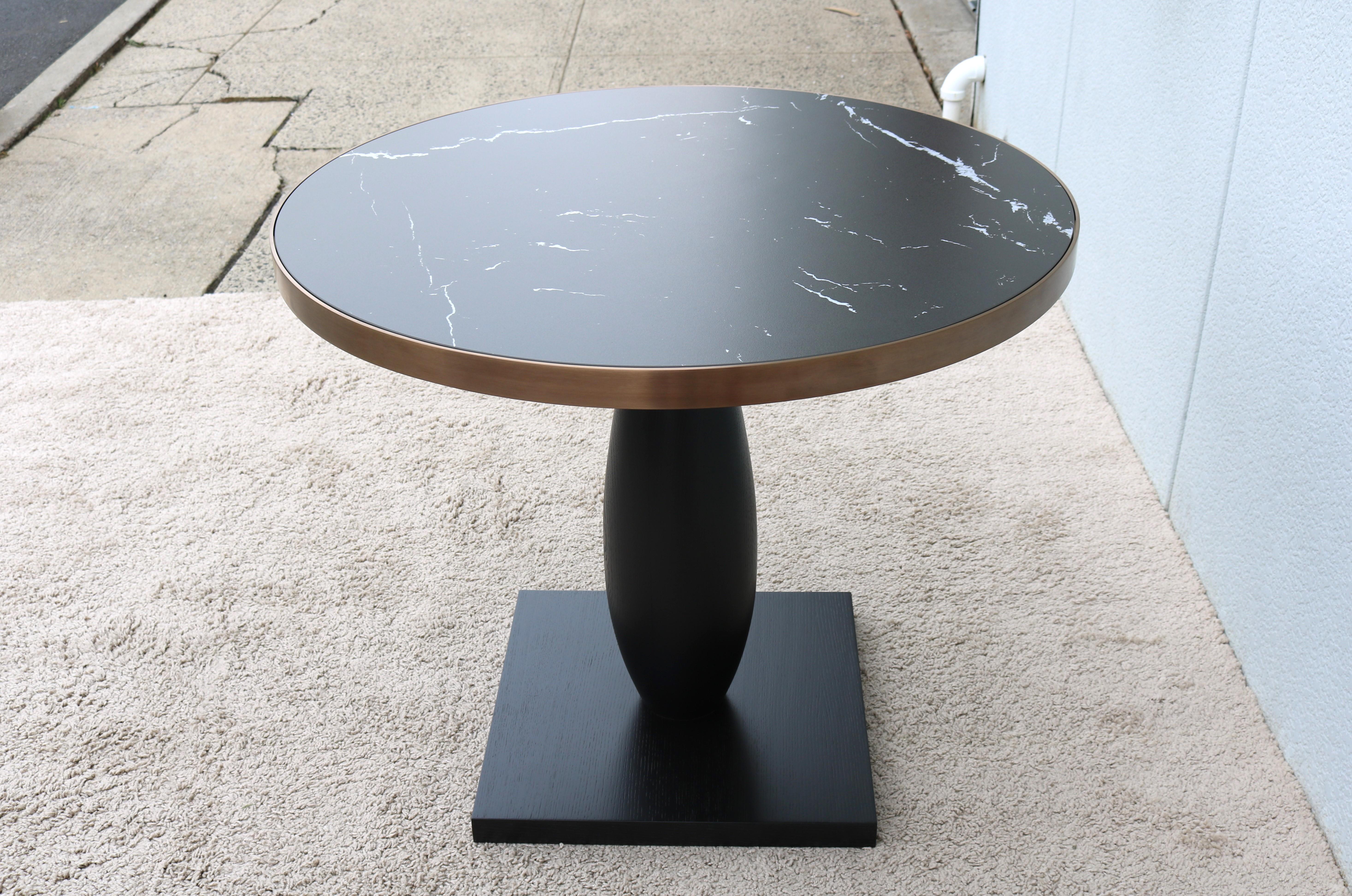 Table de salle à manger moderne française Hamilton Conte 36