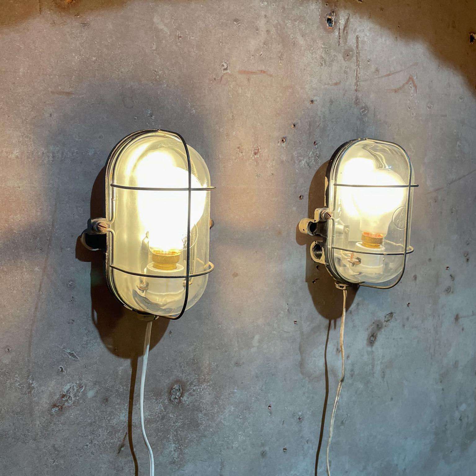 French Modern Industrial Wall Lamp Sconces Metal Grid with Bakelite 1950s France For Sale 2