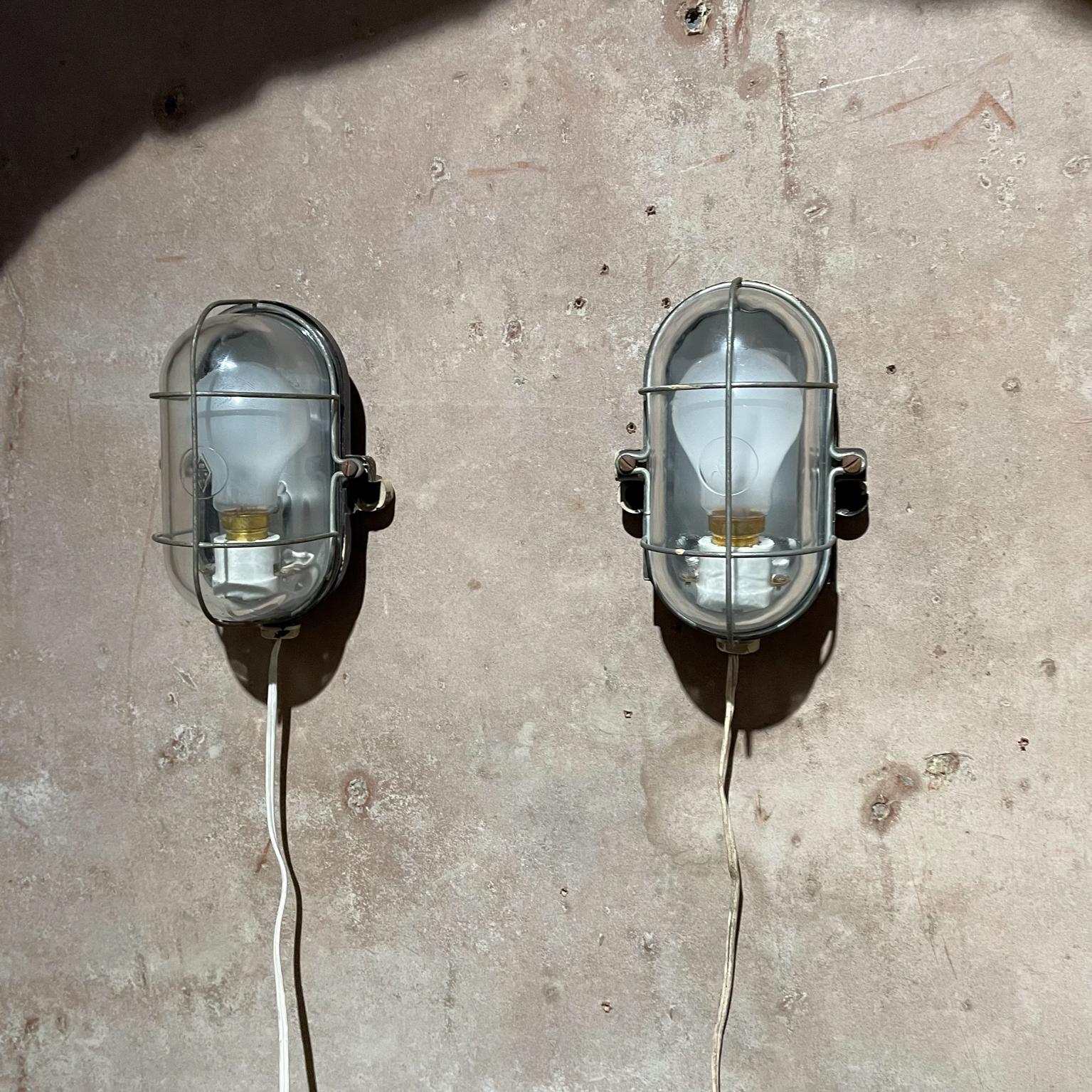 French Modern Industrial Wall Lamp Sconces Metal Grid with Bakelite 1950s France For Sale 5