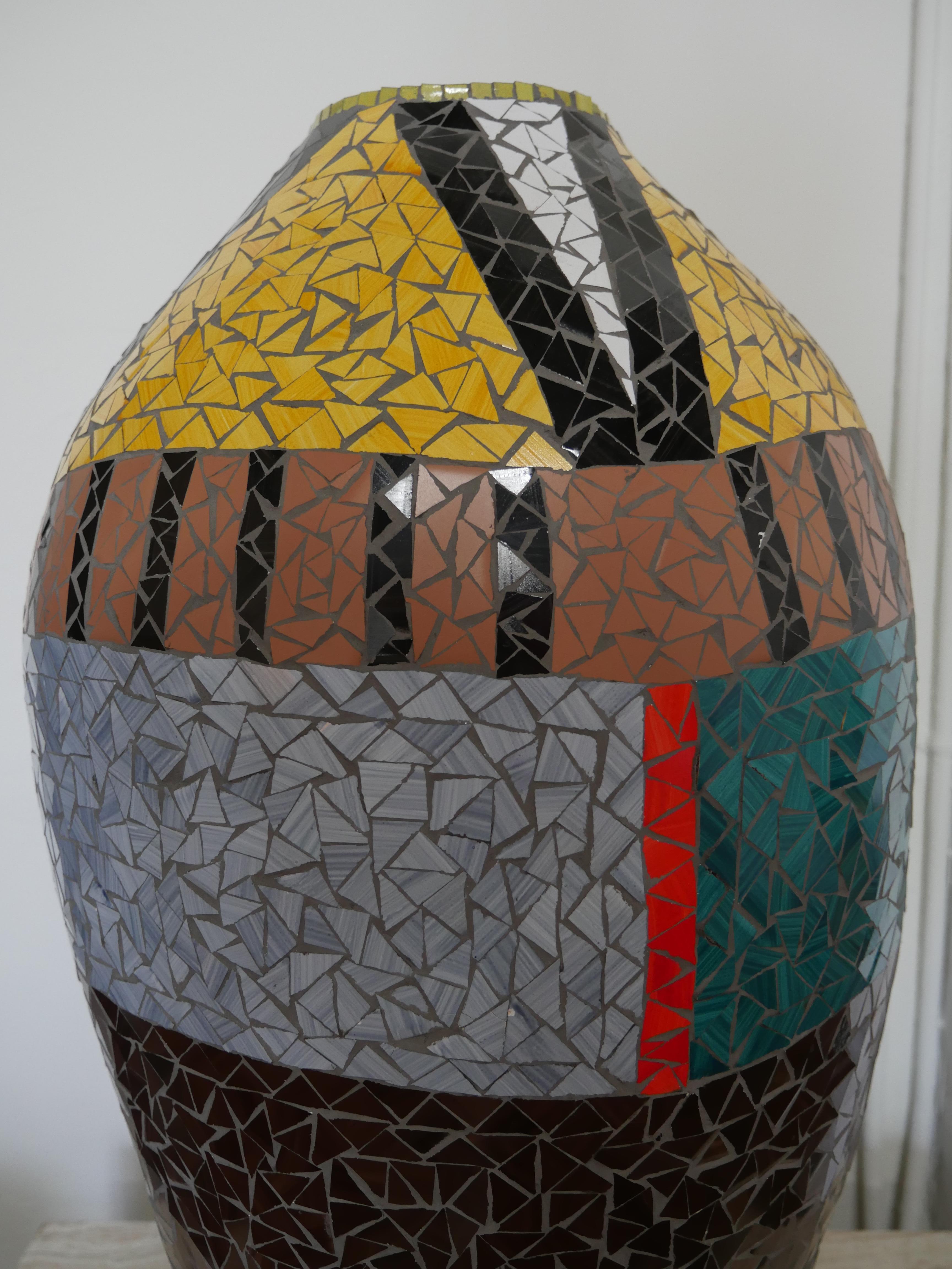 Mosaico Vaso moderno francese a mosaico grande in vendita