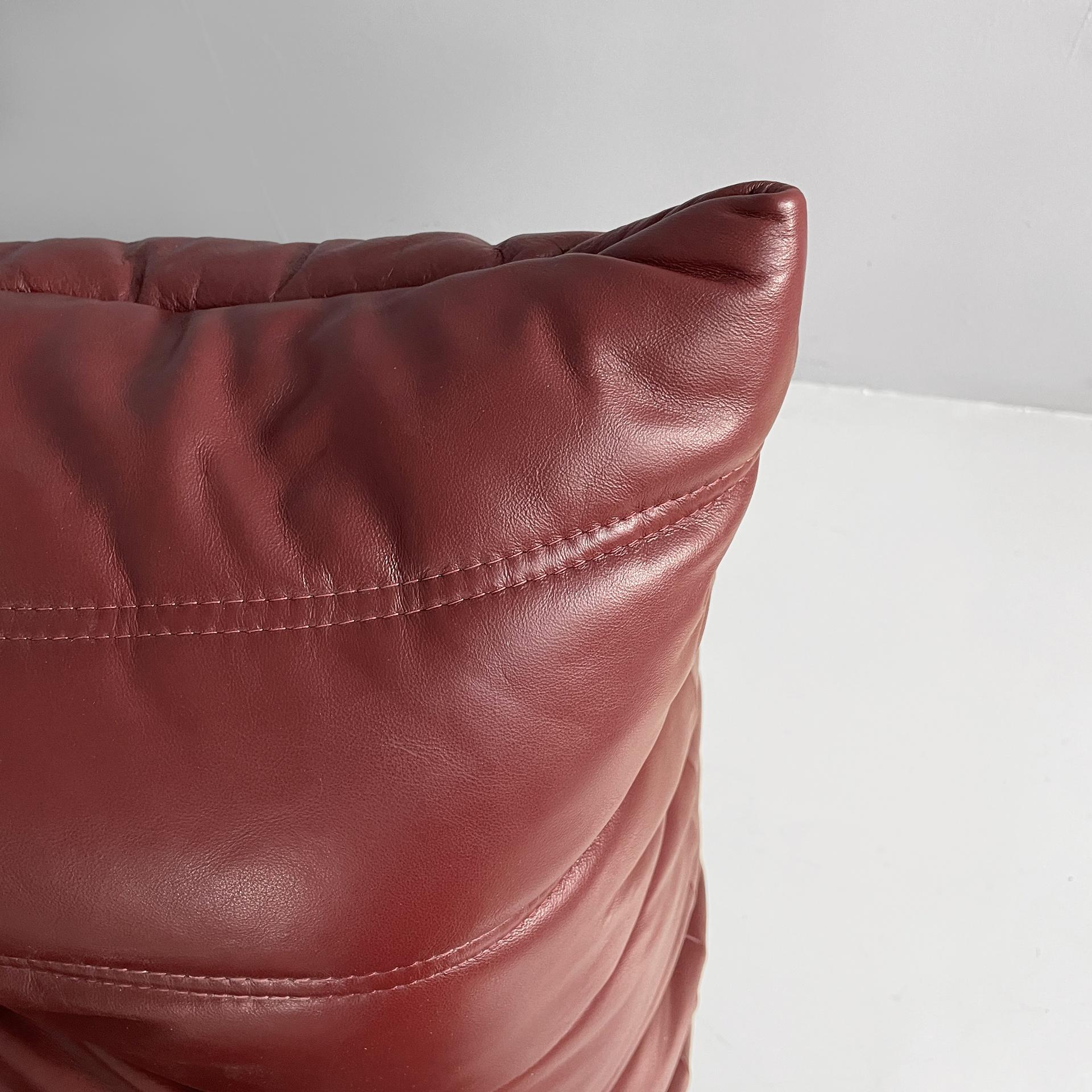 Divano moderno francese in pelle Togo di Michel Ducaroy per Ligne Roset, anni '70 in vendita 1