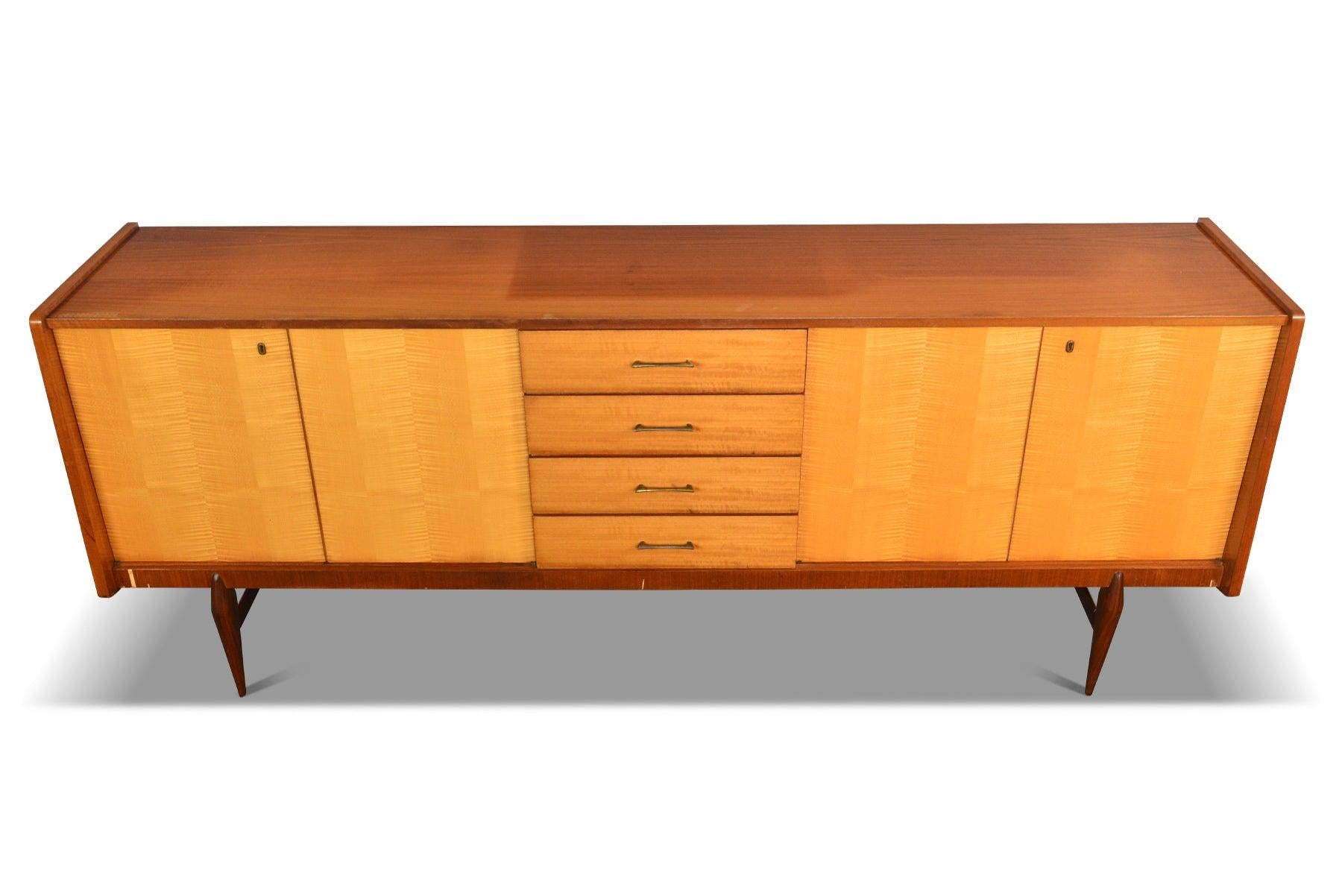 French, Modern Low Sideboard in Beech and Maple For Sale 4