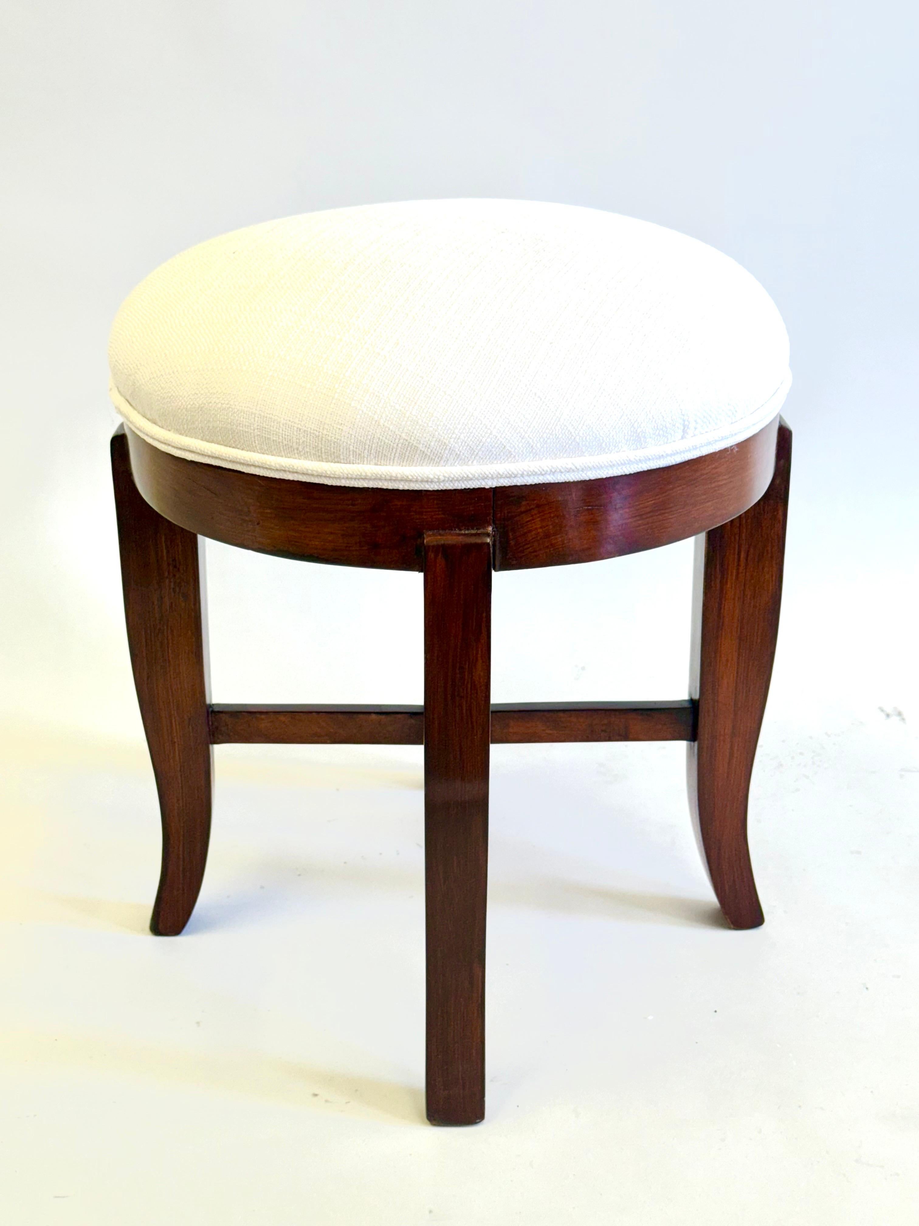 Français Tabouret/ banc en acajou néoclassique/Art déco moderne français, Jean-MIchel Frank en vente