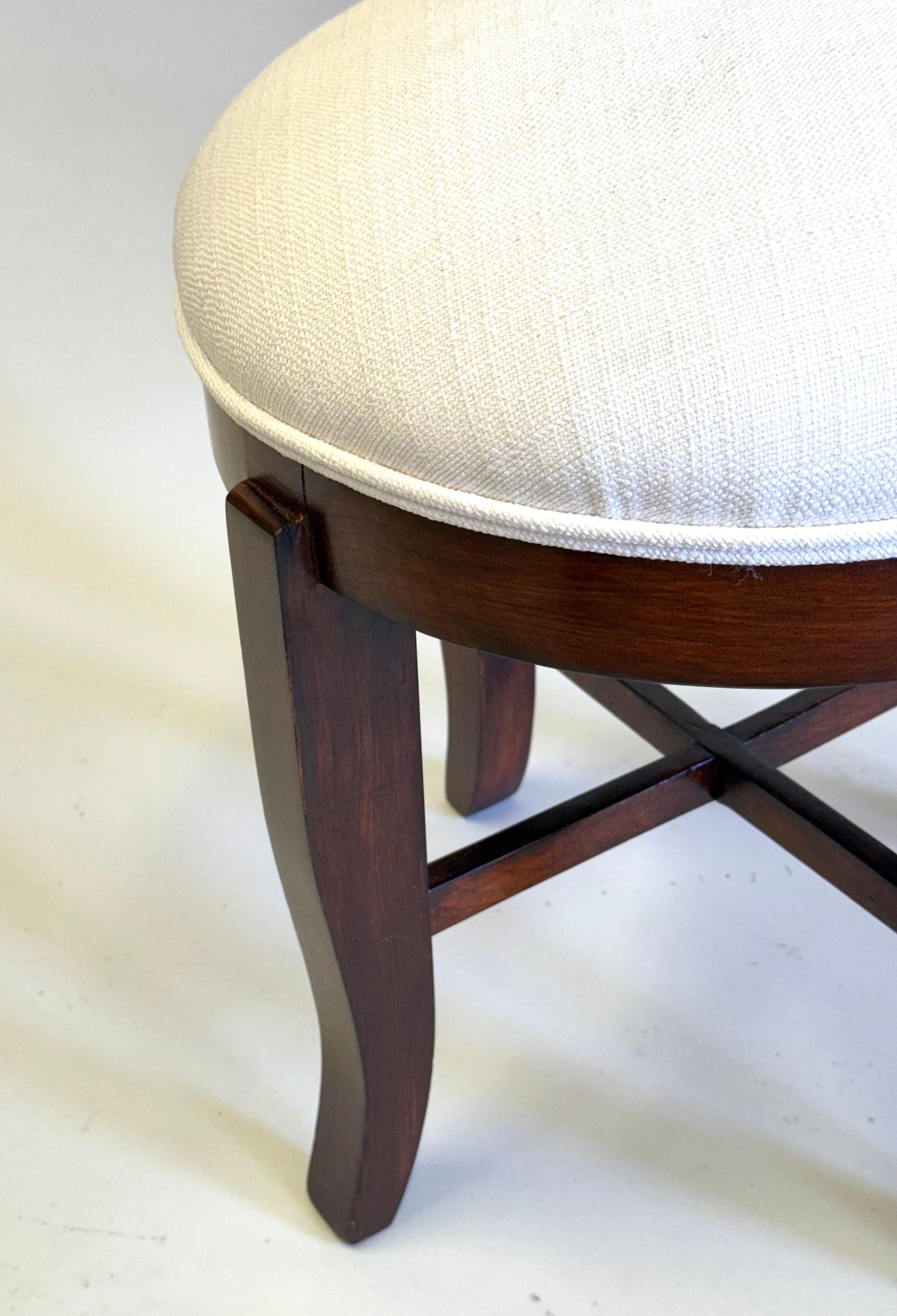 Tabouret/ banc en acajou néoclassique/Art déco moderne français, Jean-MIchel Frank en vente 1