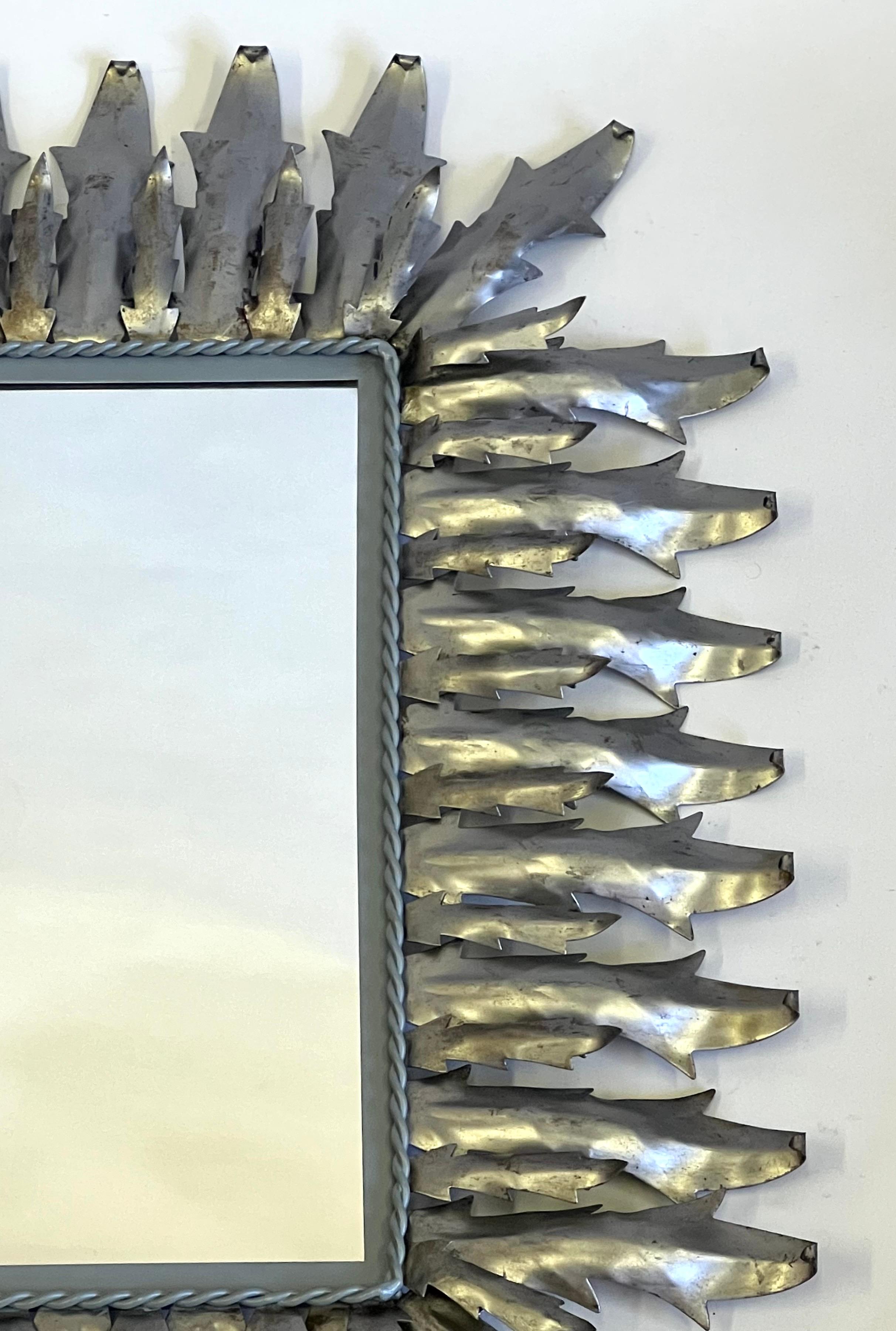 Miroir mural néoclassique français en acier et étain Sunburst, Gilbert Poillerat en vente 2
