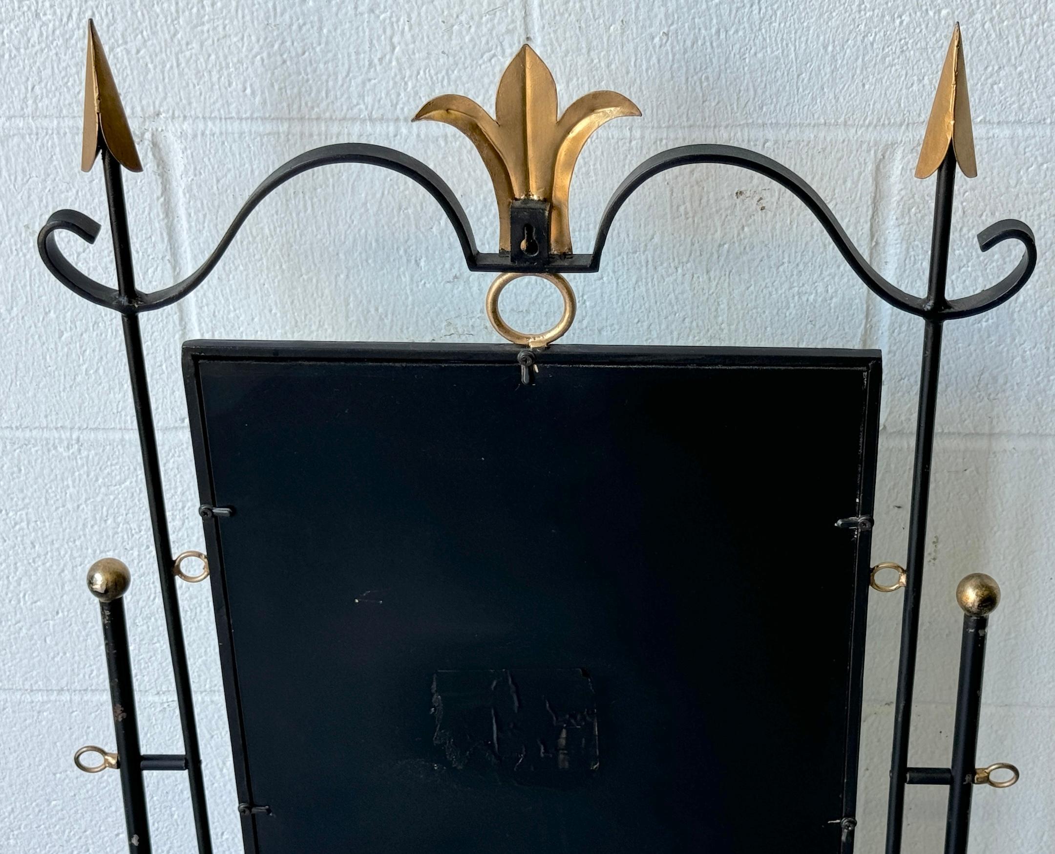 Espejo de mesa de hierro forjado dorado de estilo neoclásico moderno francés en venta 2