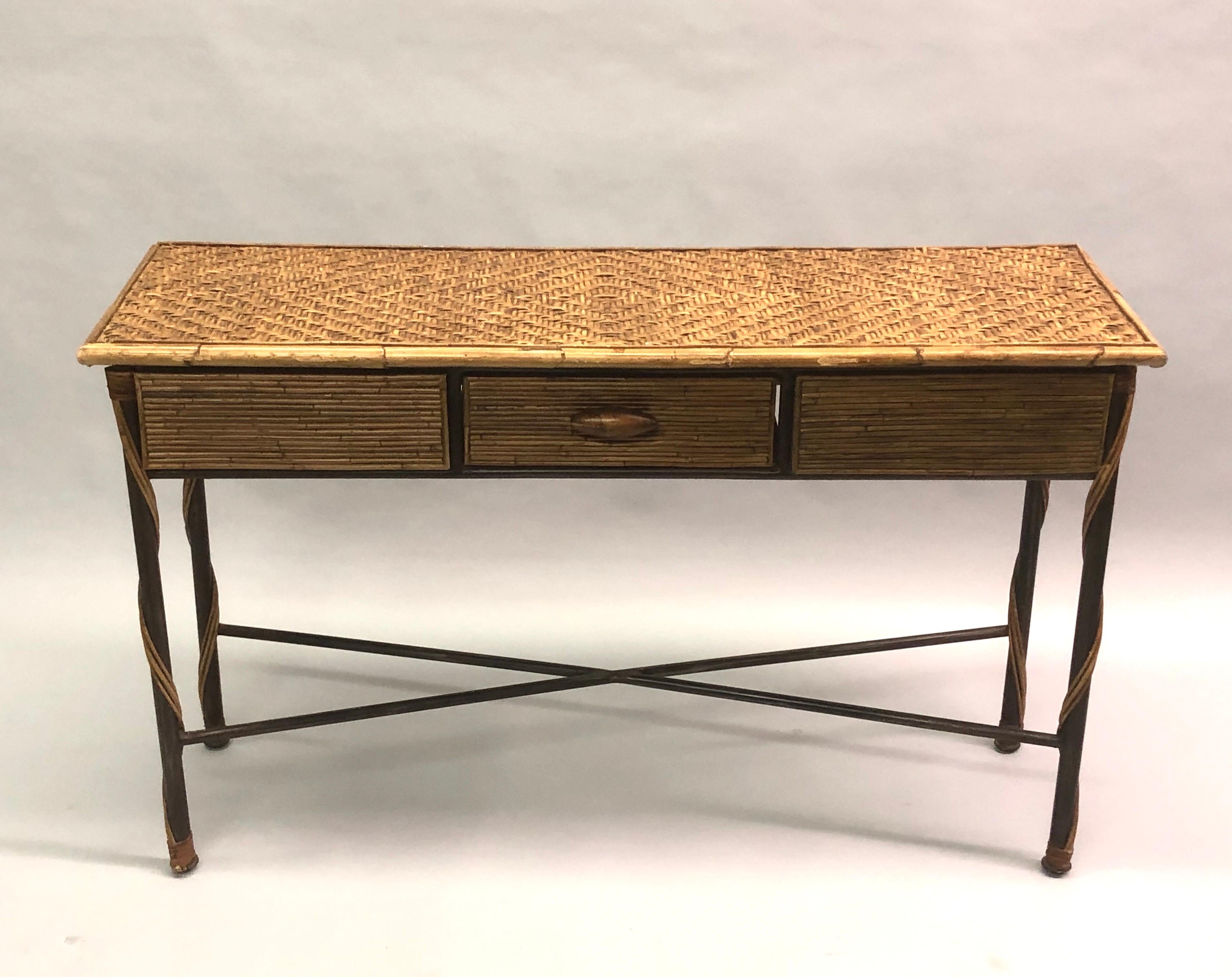 Français Console / Table de salon moderne néoclassique française en fer forgé et rotin en vente