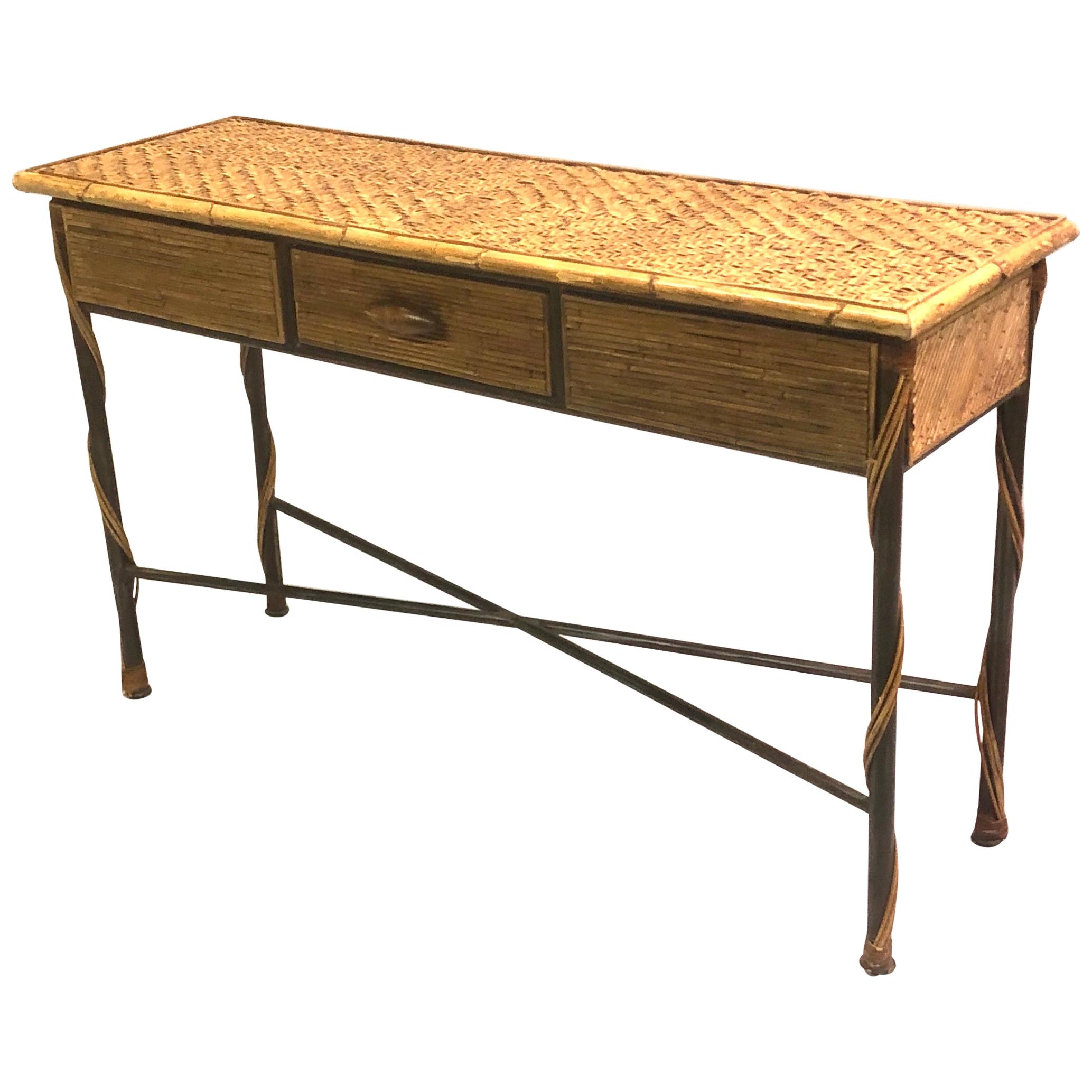 Console / Table de salon moderne néoclassique française en fer forgé et rotin en vente