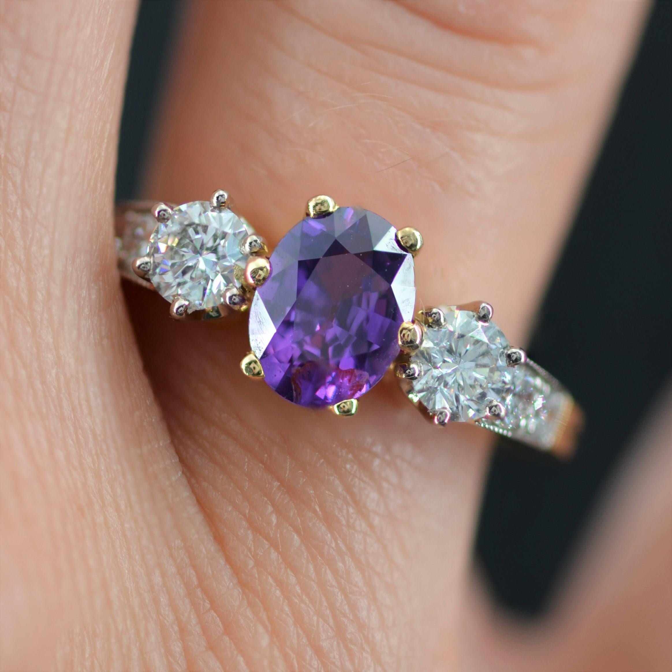 Women's French Modern No Heat Purple Sapphire Diamonds 18 Karat Yellow Gold Ring For Sale
