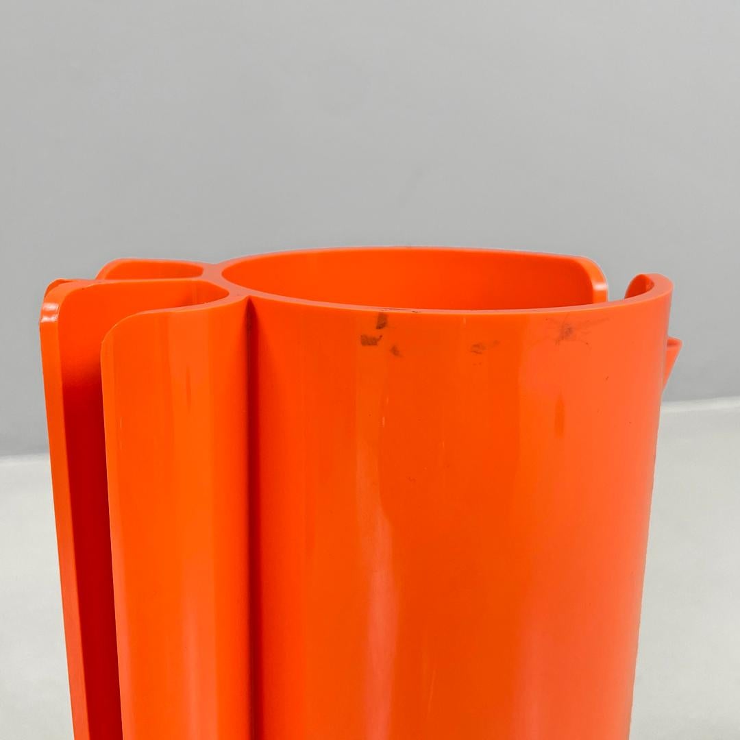 Französische moderne orangefarbene Plastikgarnitur Orangeade Jean Pierre Vitrac für Bourbon, 1970er Jahre im Angebot 6