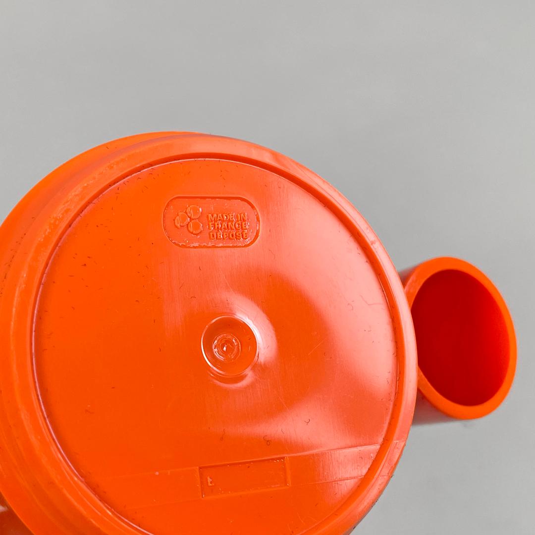 Französische moderne orangefarbene Plastikgarnitur Orangeade Jean Pierre Vitrac für Bourbon, 1970er Jahre im Angebot 10