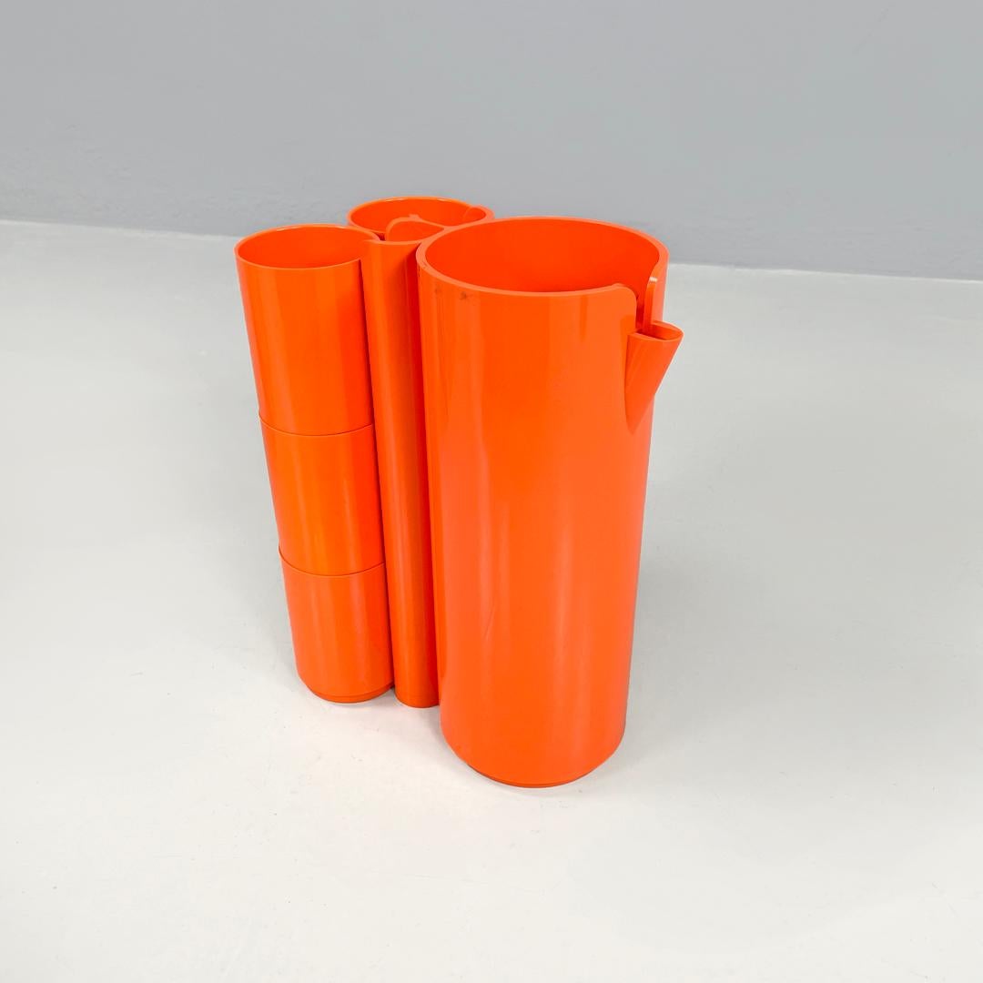 Französische moderne orangefarbene Plastikgarnitur Orangeade Jean Pierre Vitrac für Bourbon, 1970er Jahre im Zustand „Gut“ im Angebot in MIlano, IT
