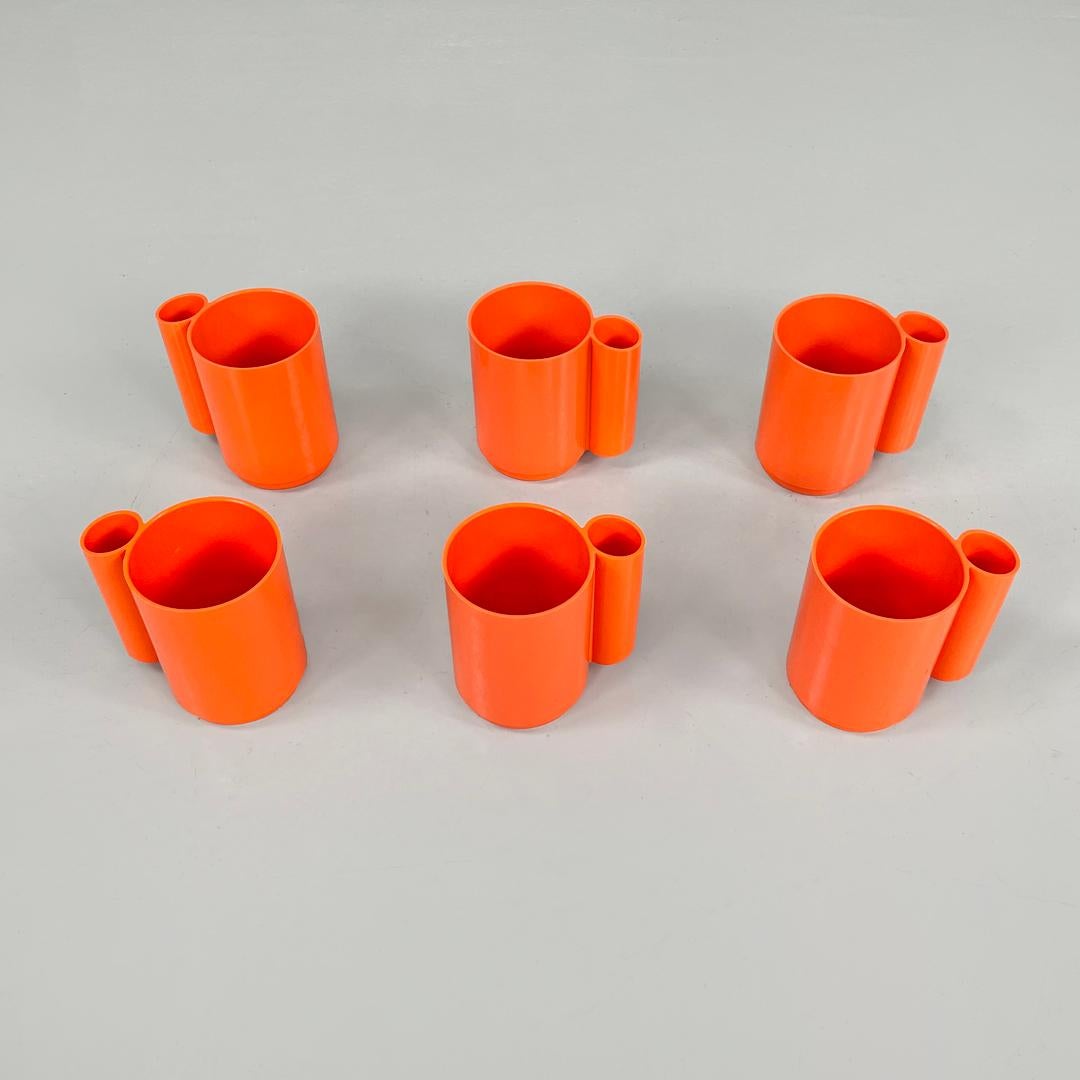 Französische moderne orangefarbene Plastikgarnitur Orangeade Jean Pierre Vitrac für Bourbon, 1970er Jahre im Angebot 3