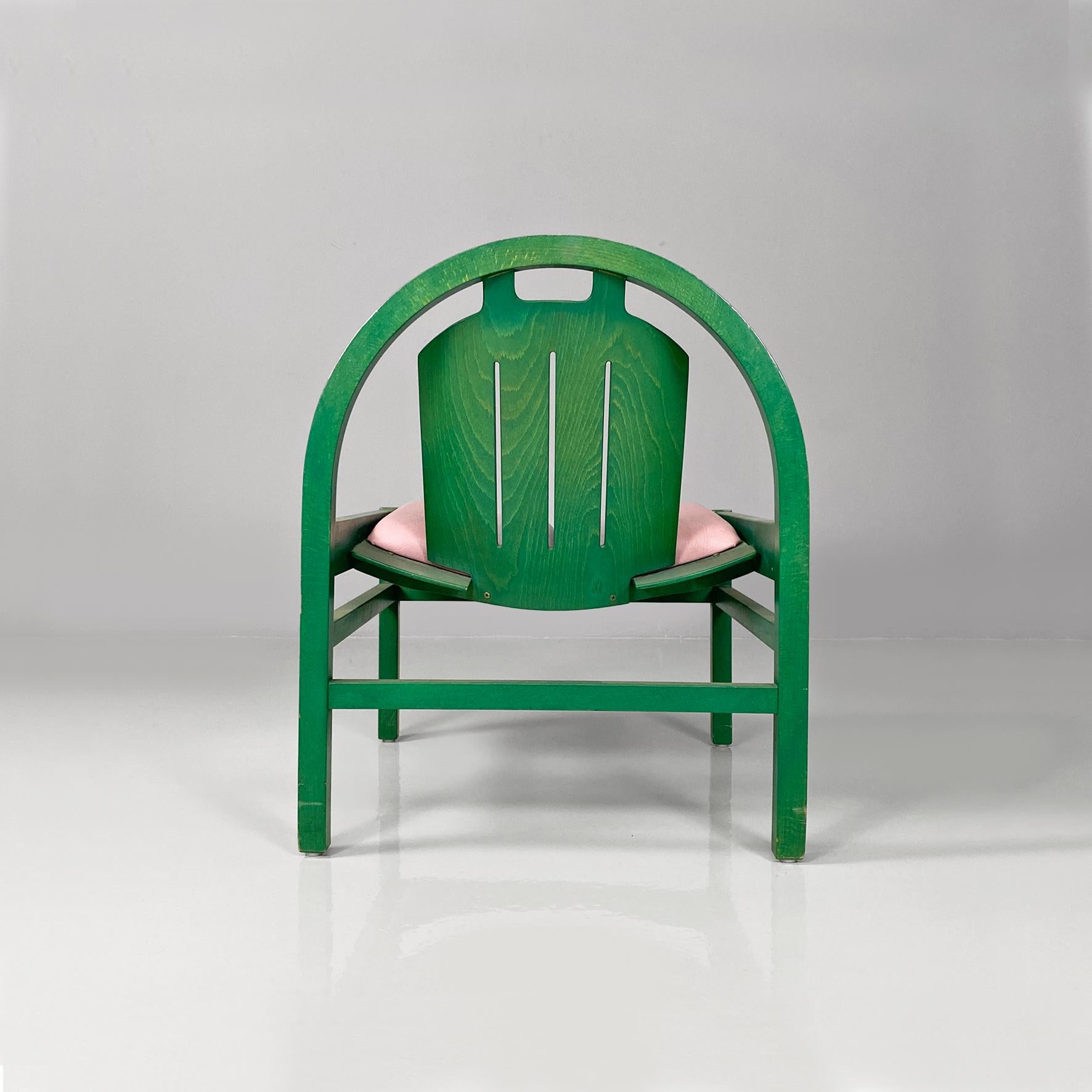 Francese Poltrone moderne francesi Argos in pelle rosa e legno verde di Baumann, anni '70 in vendita