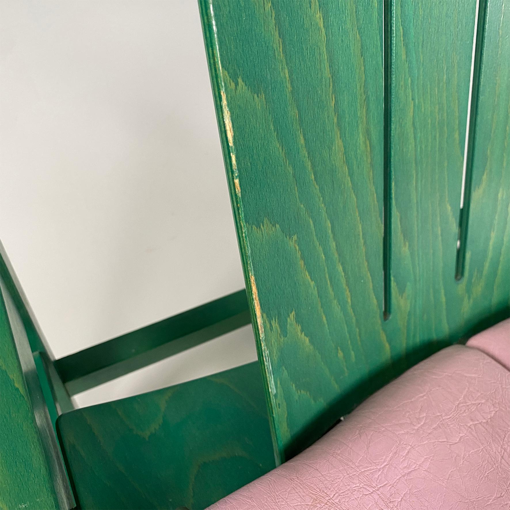 Poltrone moderne francesi Argos in pelle rosa e legno verde di Baumann, anni '70 in vendita 1
