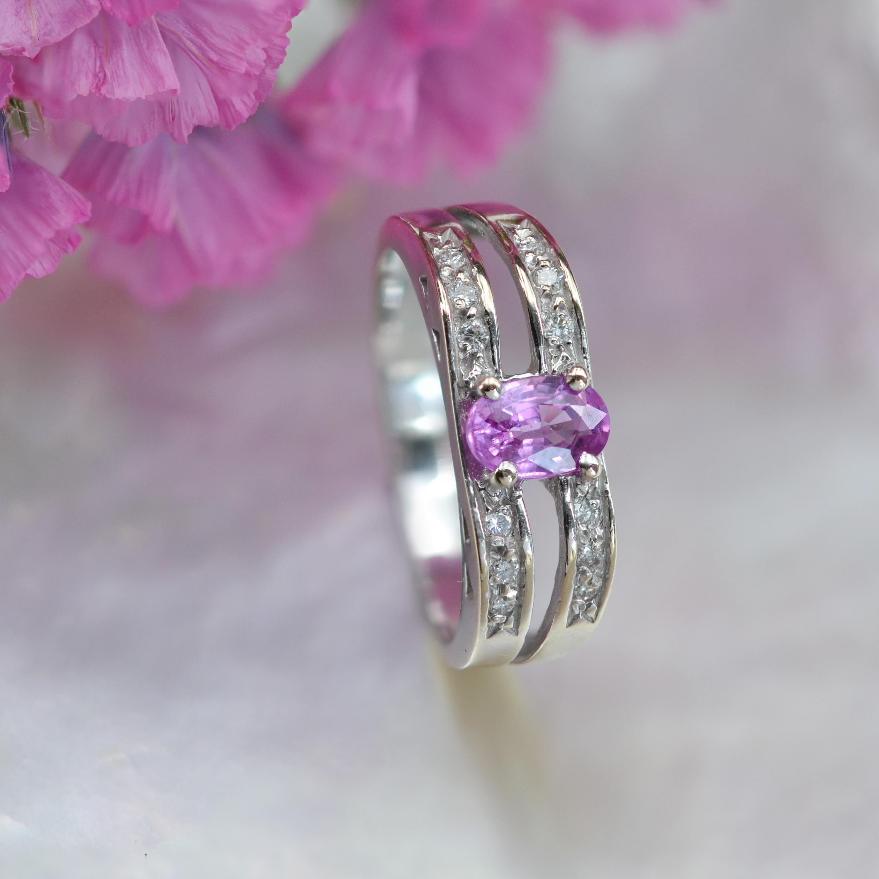 French Modern Pink Sapphire Diamonds 18 Karat White Gold Ring For Sale 4