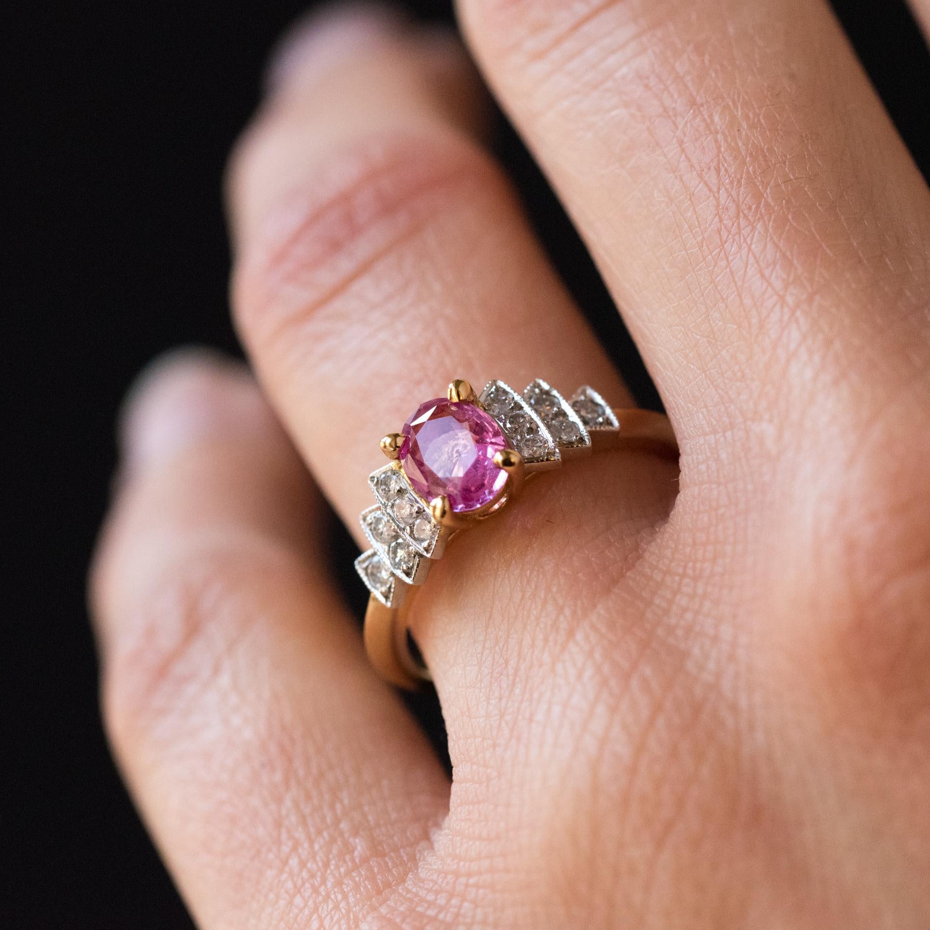 Women's French Modern Pink Sapphire Diamonds 18 Karat Yellow Gold Ring For Sale