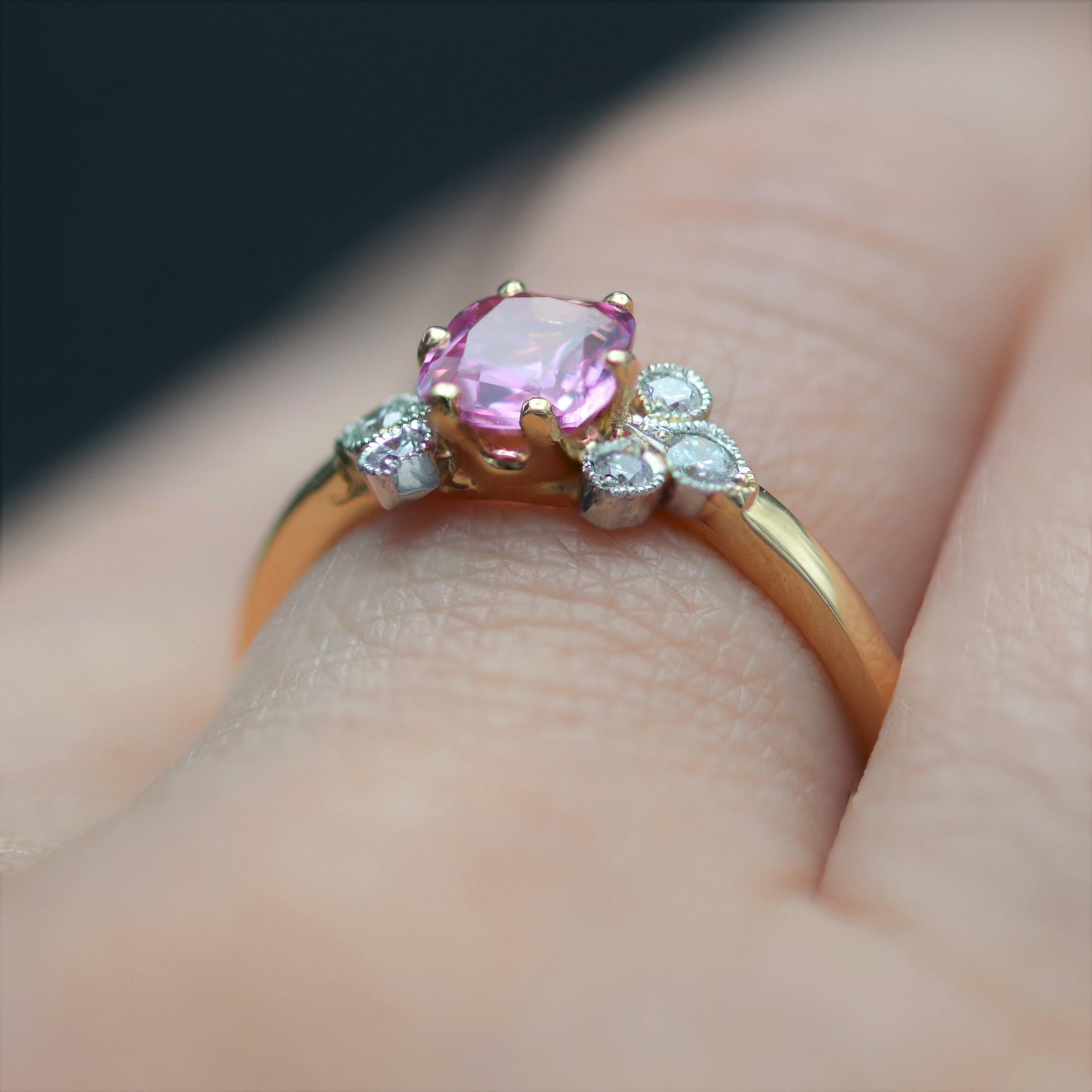 French Modern Pink Sapphire Diamonds 18 Karat Yellow Gold Thin Ring For Sale 1