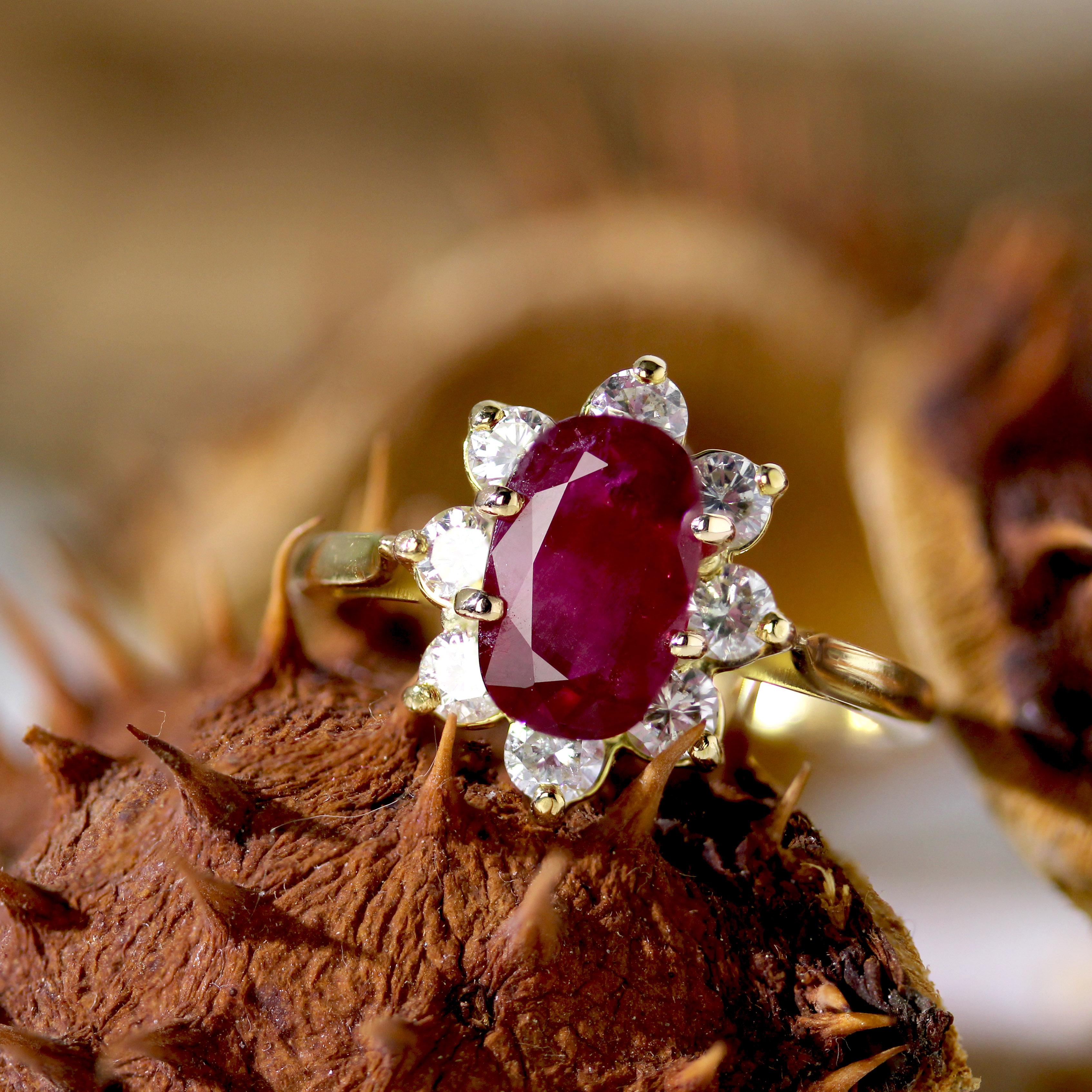 French Modern Ruby Diamond 18 Karat Yellow Gold Flower Ring 8