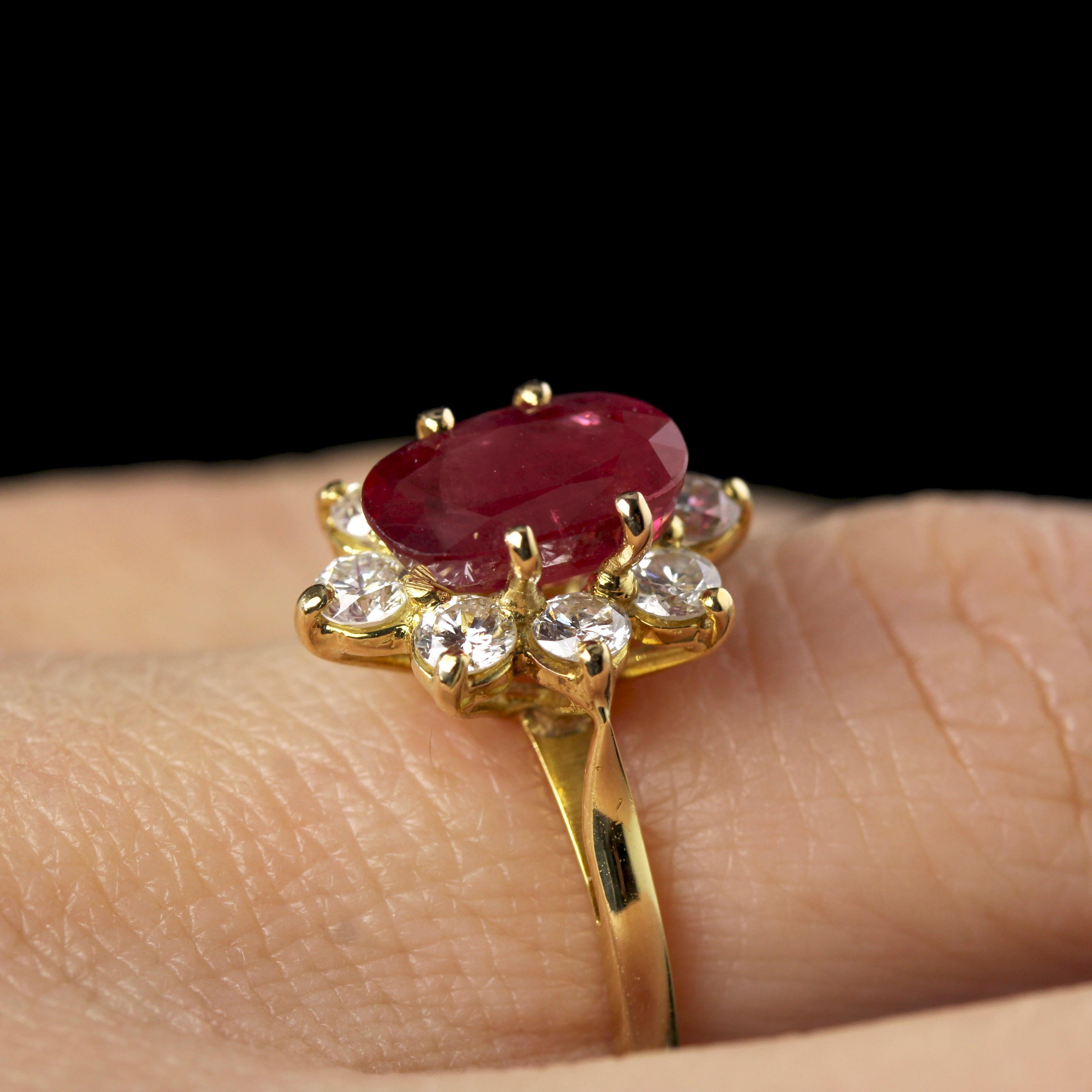 French Modern Ruby Diamond 18 Karat Yellow Gold Flower Ring 10