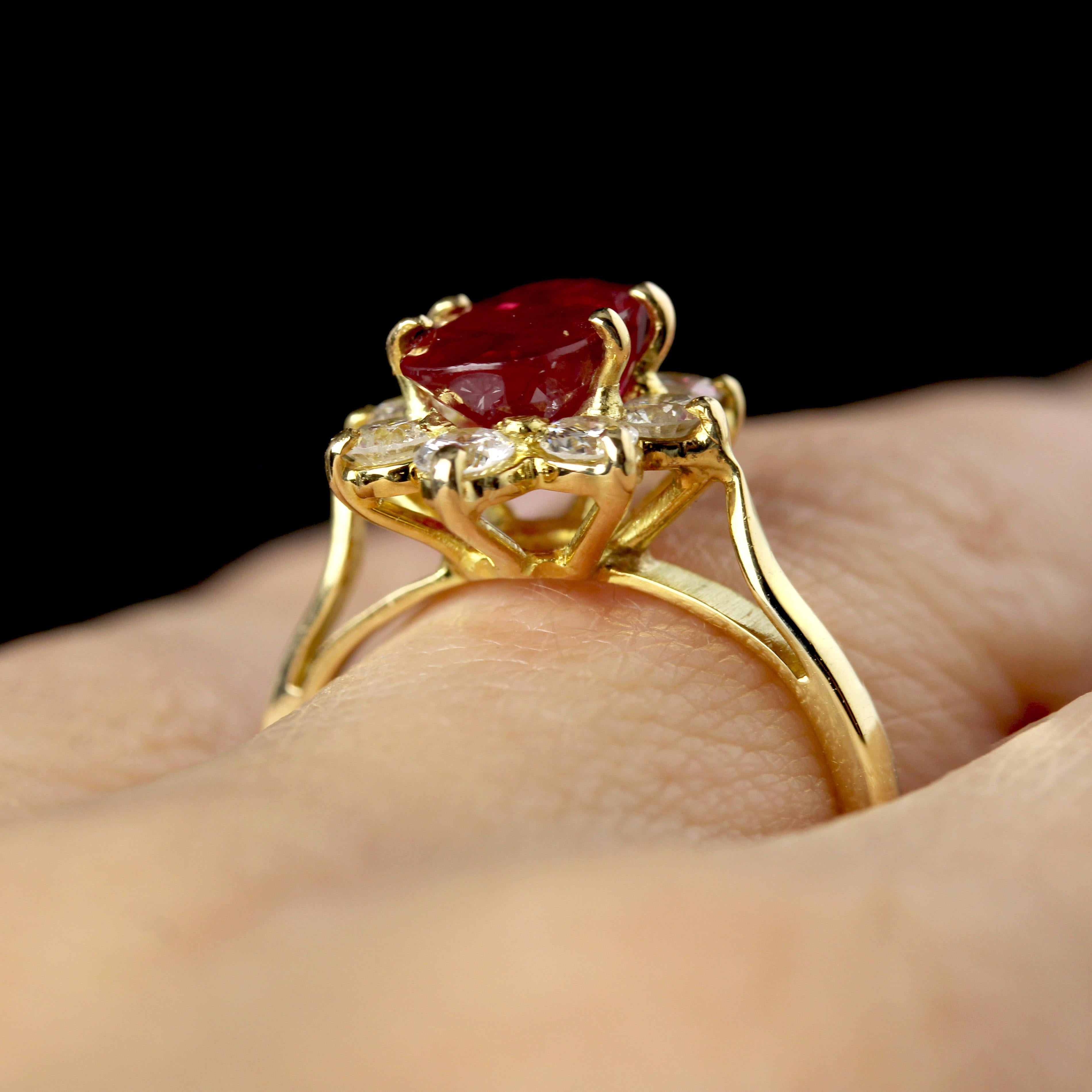 French Modern Ruby Diamond 18 Karat Yellow Gold Flower Ring 12