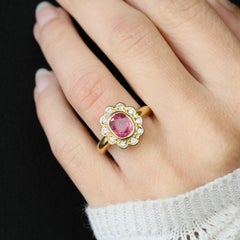 Französischer Moderner Rubin-Diamanten 18 Karat Gelbgold Blumenring