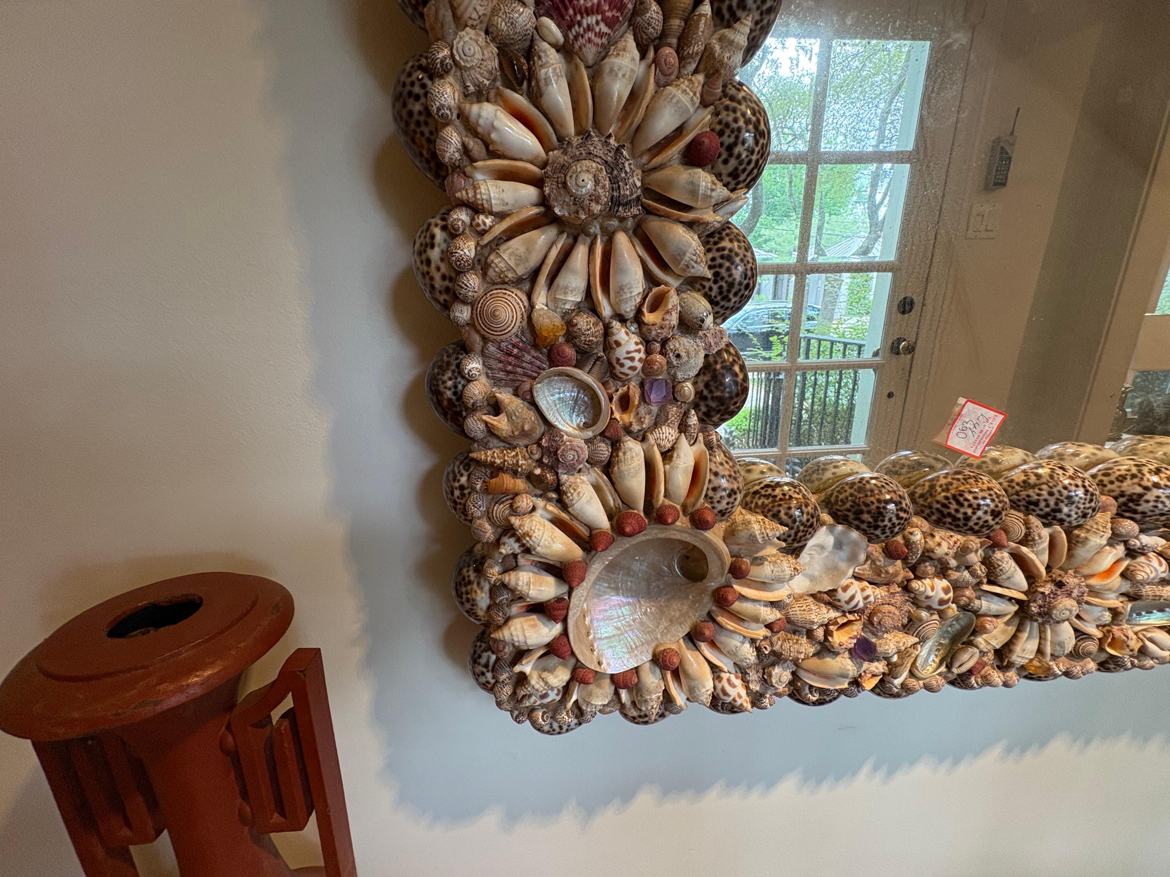 Miroir moderne français en coquillage, améthyste et cristal de roche en vente 4