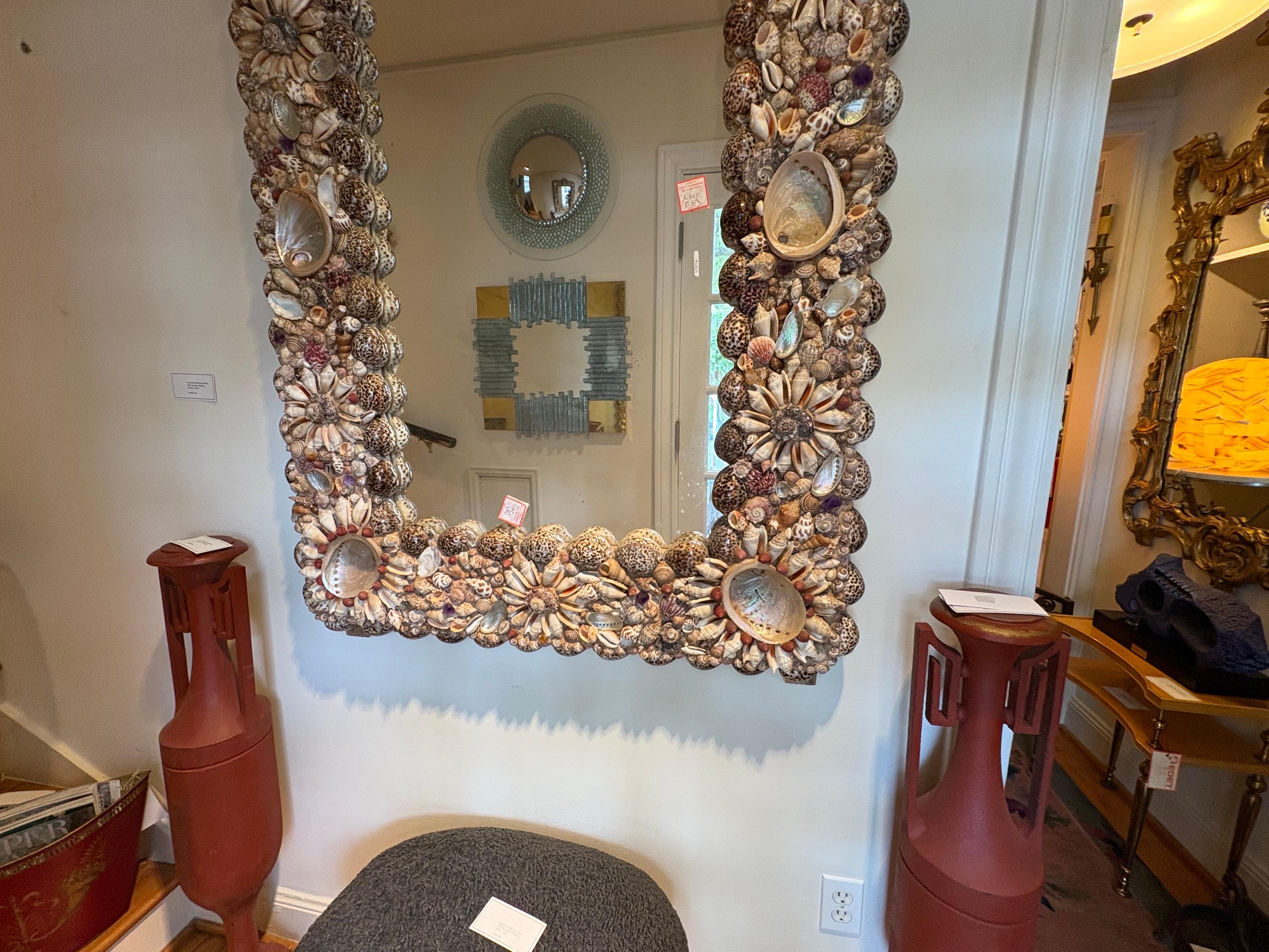 Miroir moderne français en coquillage, améthyste et cristal de roche Bon état - En vente à Houston, TX
