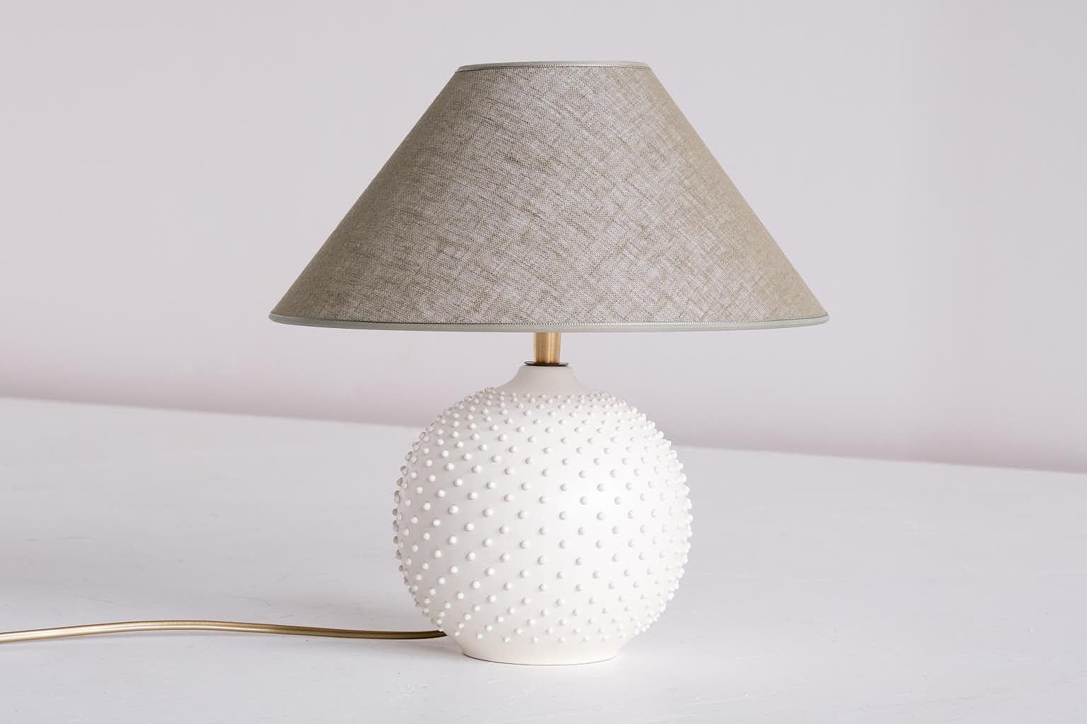 white textured lamps