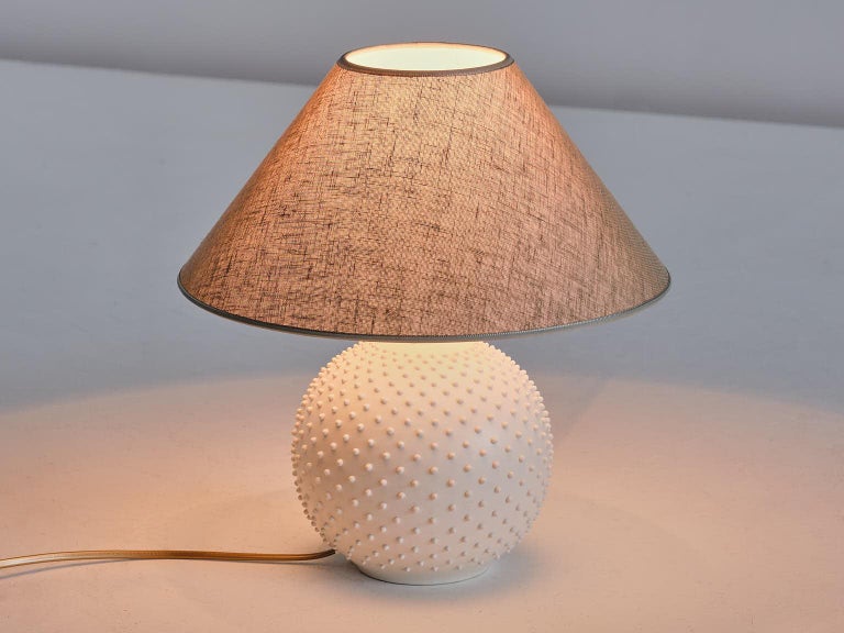 French Modern Sphere Table Lamp in White Textured Ceramic, 1950s For Sale 1
