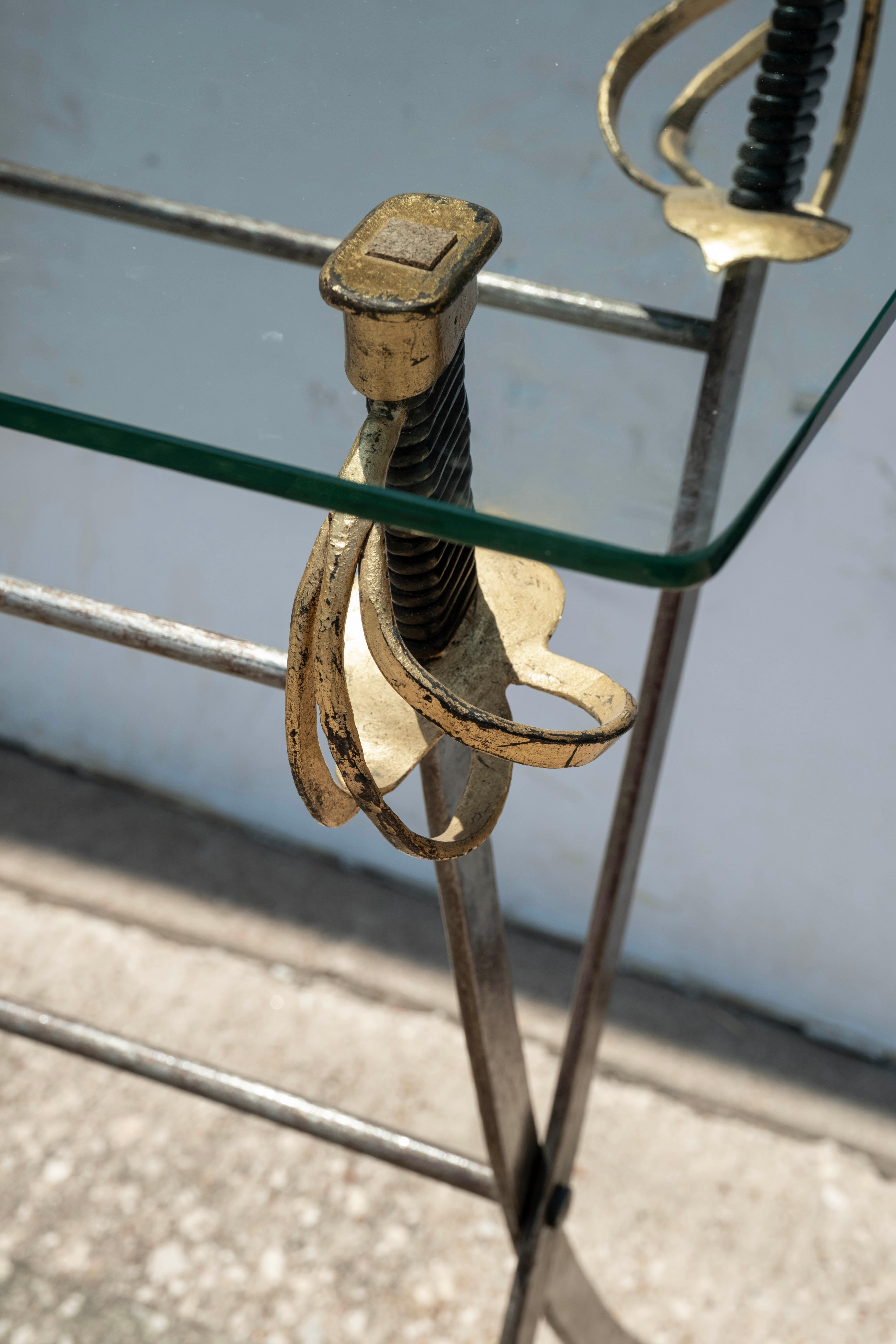 Milieu du XXe siècle Table console épée en acier et laiton de la Maison Jansen attribuée à la France en vente
