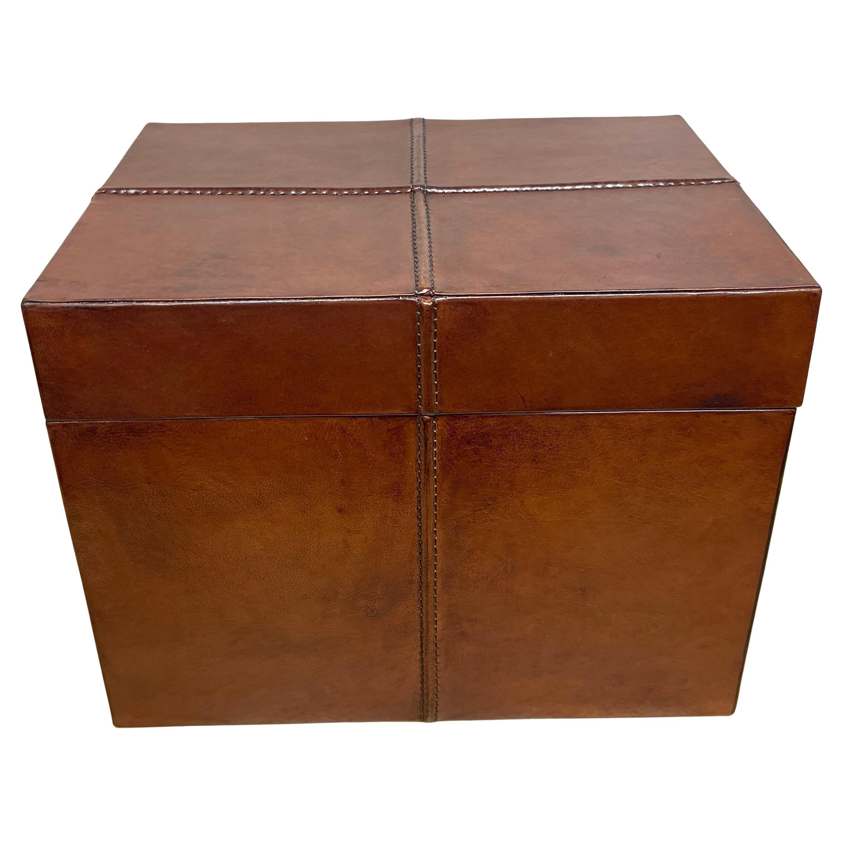 Caja de mesa rectangular francesa moderna de cuero cosido