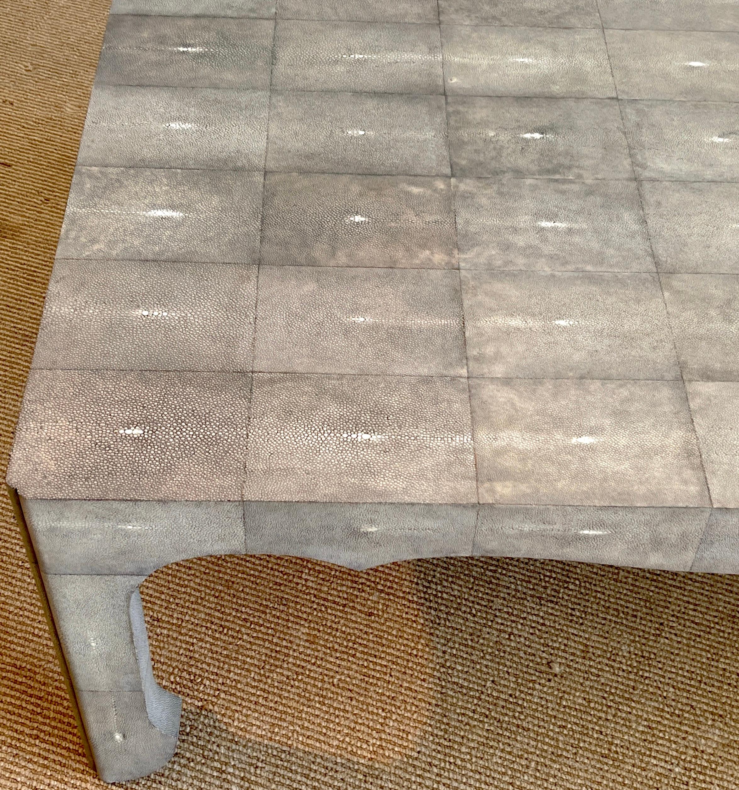 Mesa de centro gris de estilo moderno francés en venta 3