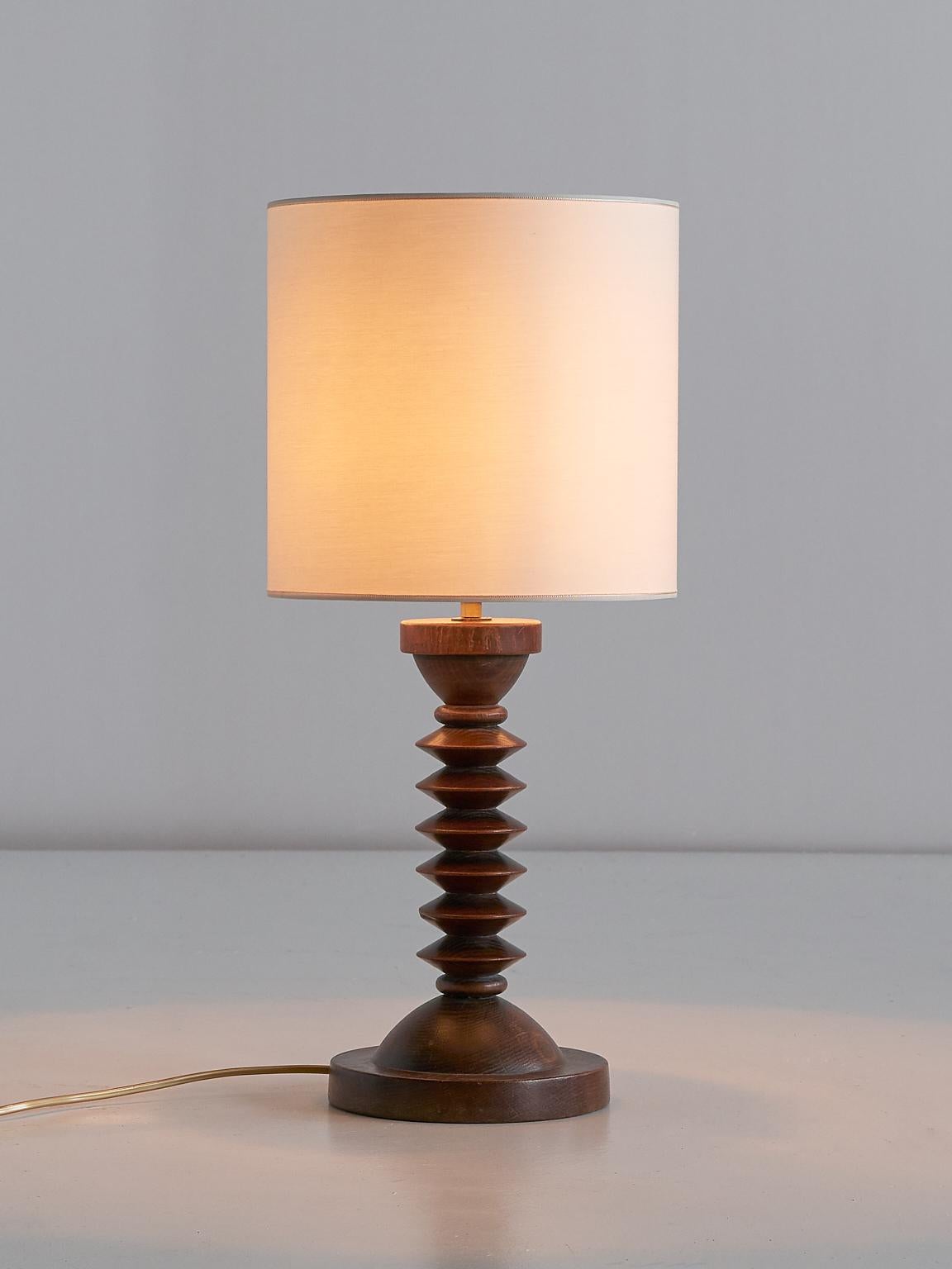 French Modern Table Lamp in Oak with Ivory Shade, 1950s In Good Condition In The Hague, NL