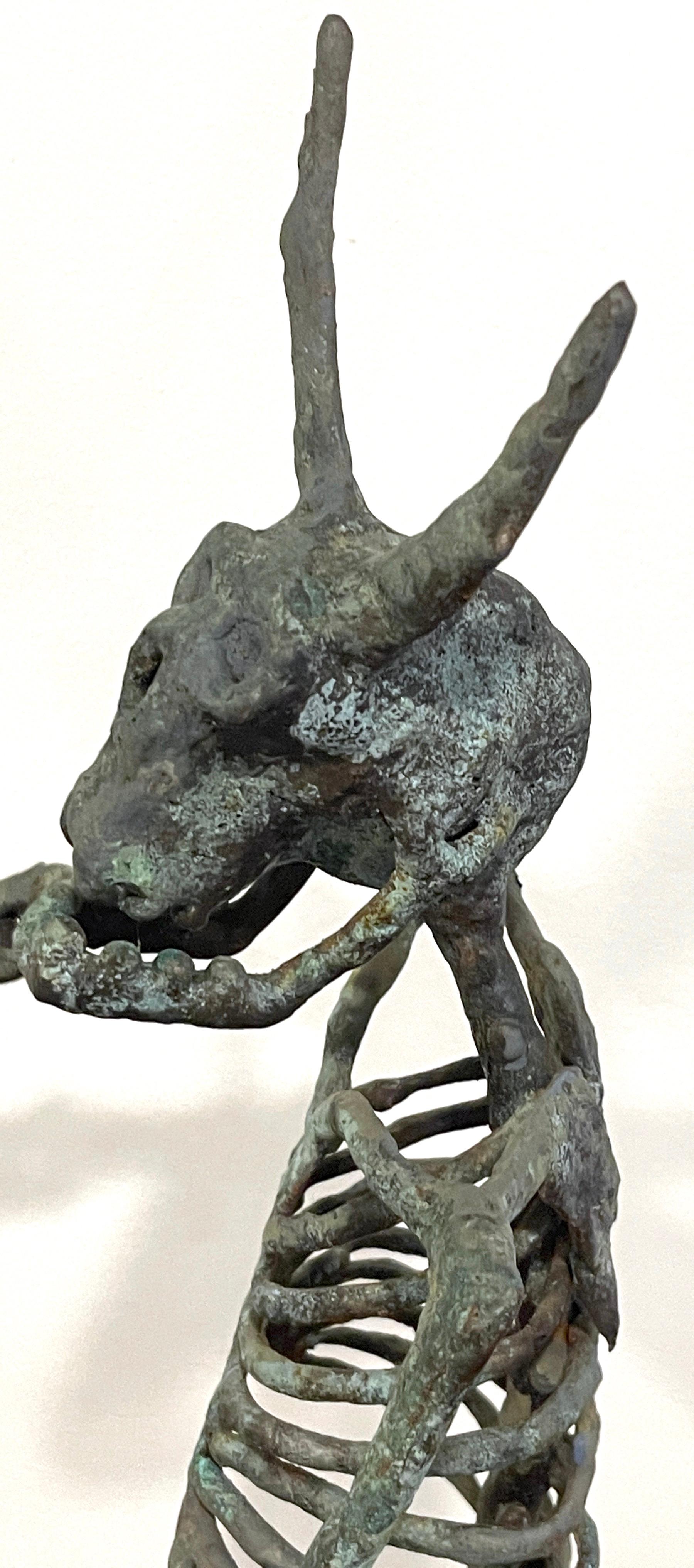 Scultura moderna francese in bronzo Verdigris raffigurante un'allegoria della morte / Tristo Mietitore in vendita 2