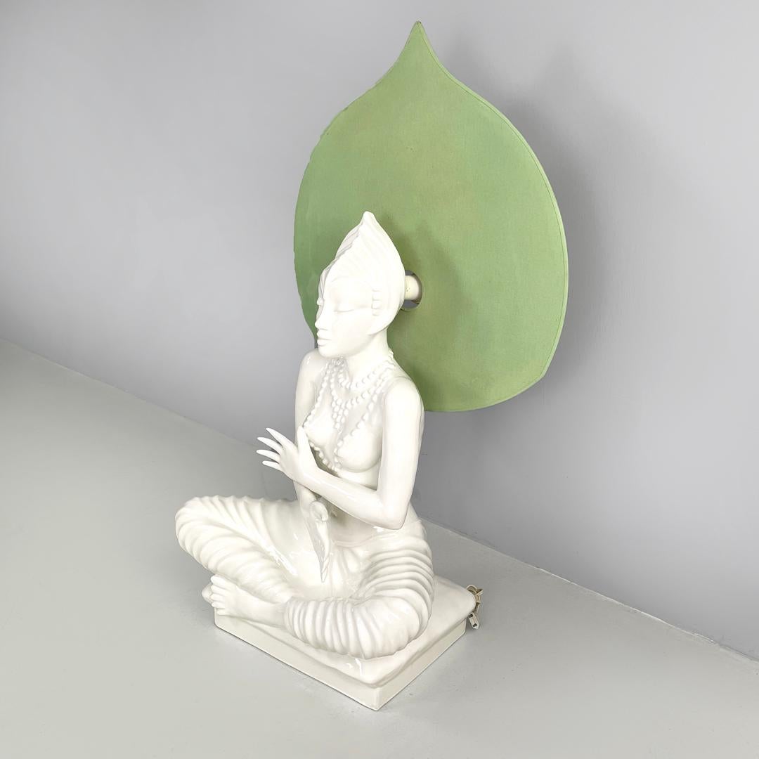 French modern white ceramic floor lamp with green leaf by Roche Bobois, 1980s In Good Condition For Sale In MIlano, IT