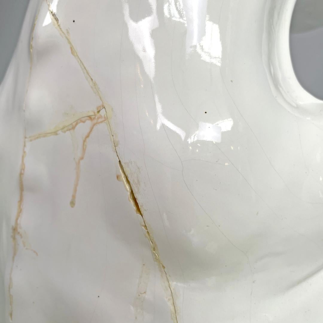 Escultura moderna francesa de perro galgo de cerámica blanca de Roche Bobois, años 80 en venta 8