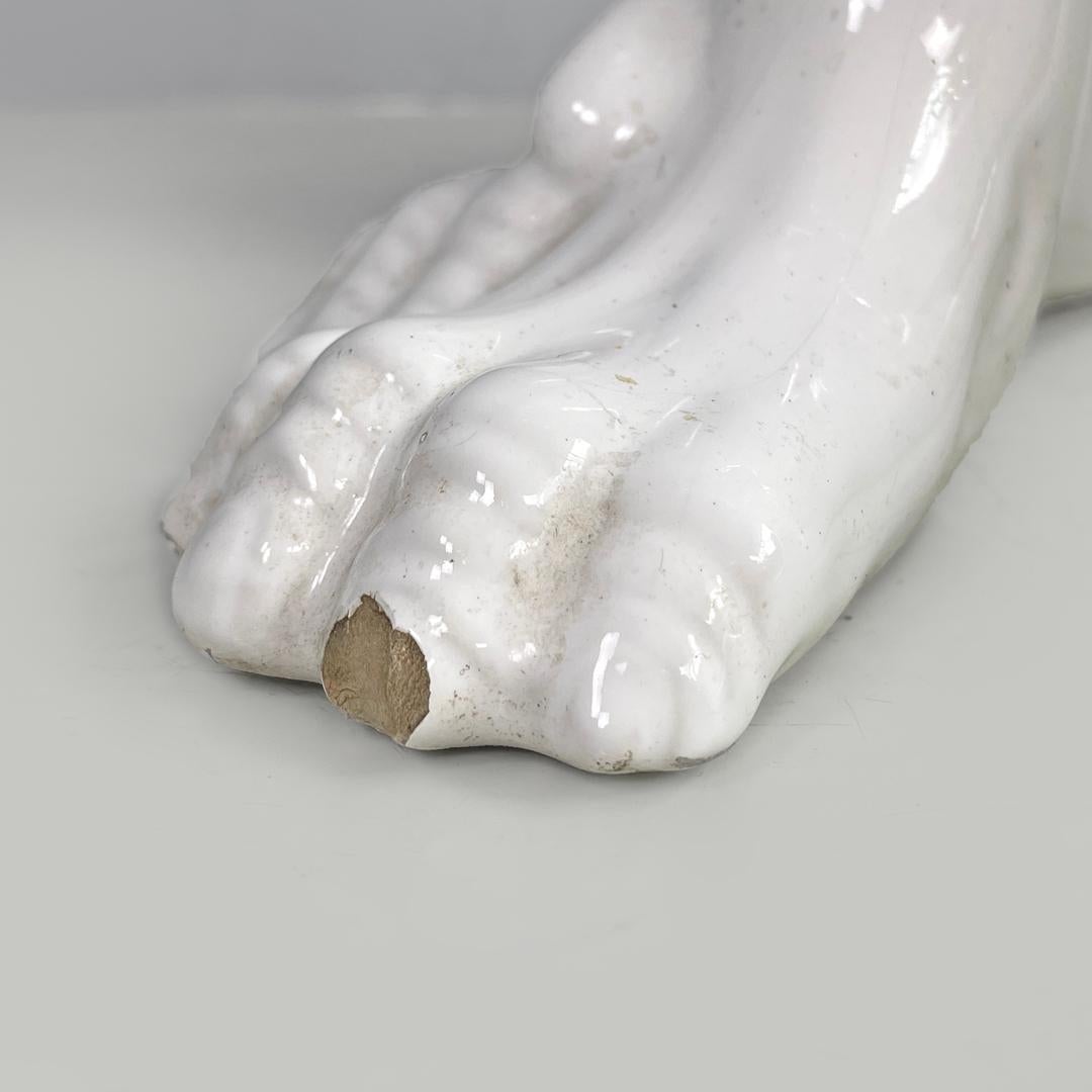 Escultura moderna francesa de perro galgo de cerámica blanca de Roche Bobois, años 80 en venta 13