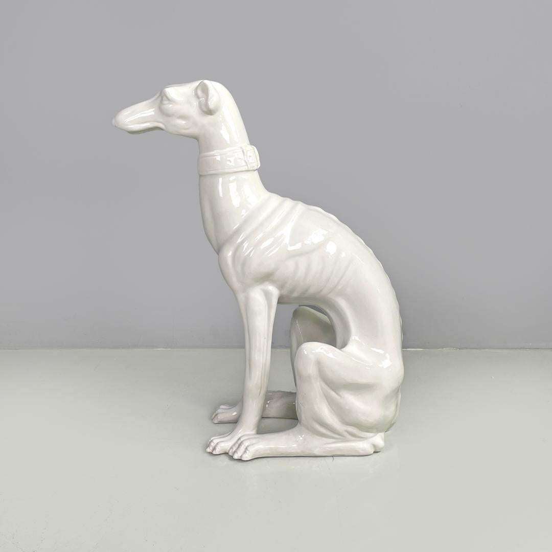 Escultura moderna francesa de perro galgo de cerámica blanca de Roche Bobois, años 80 Moderno en venta