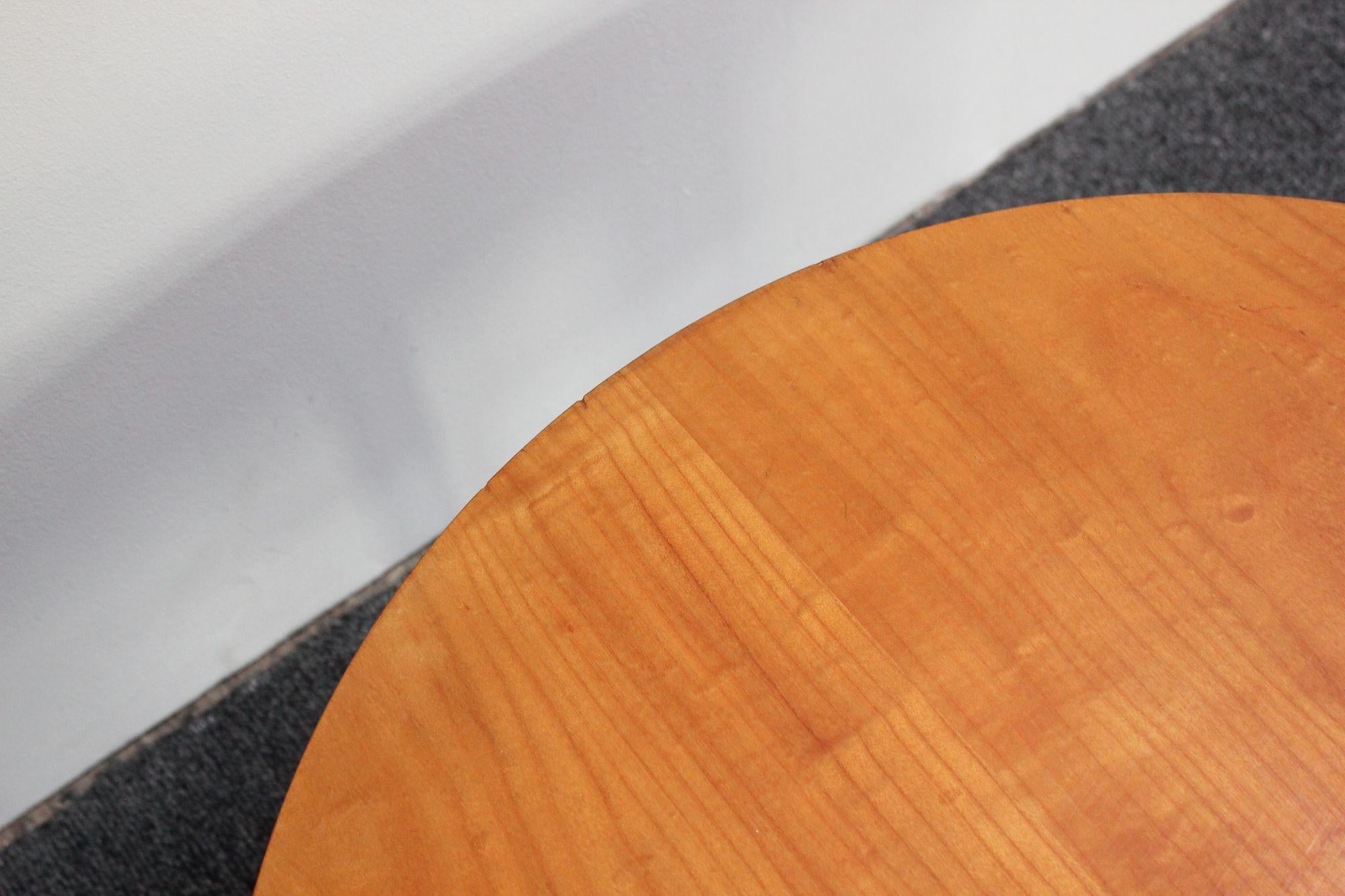 Französischer moderner Tisch „Table Basse“ aus Esche mit niedrigem Akzent von Jacques Quinet im Angebot 7