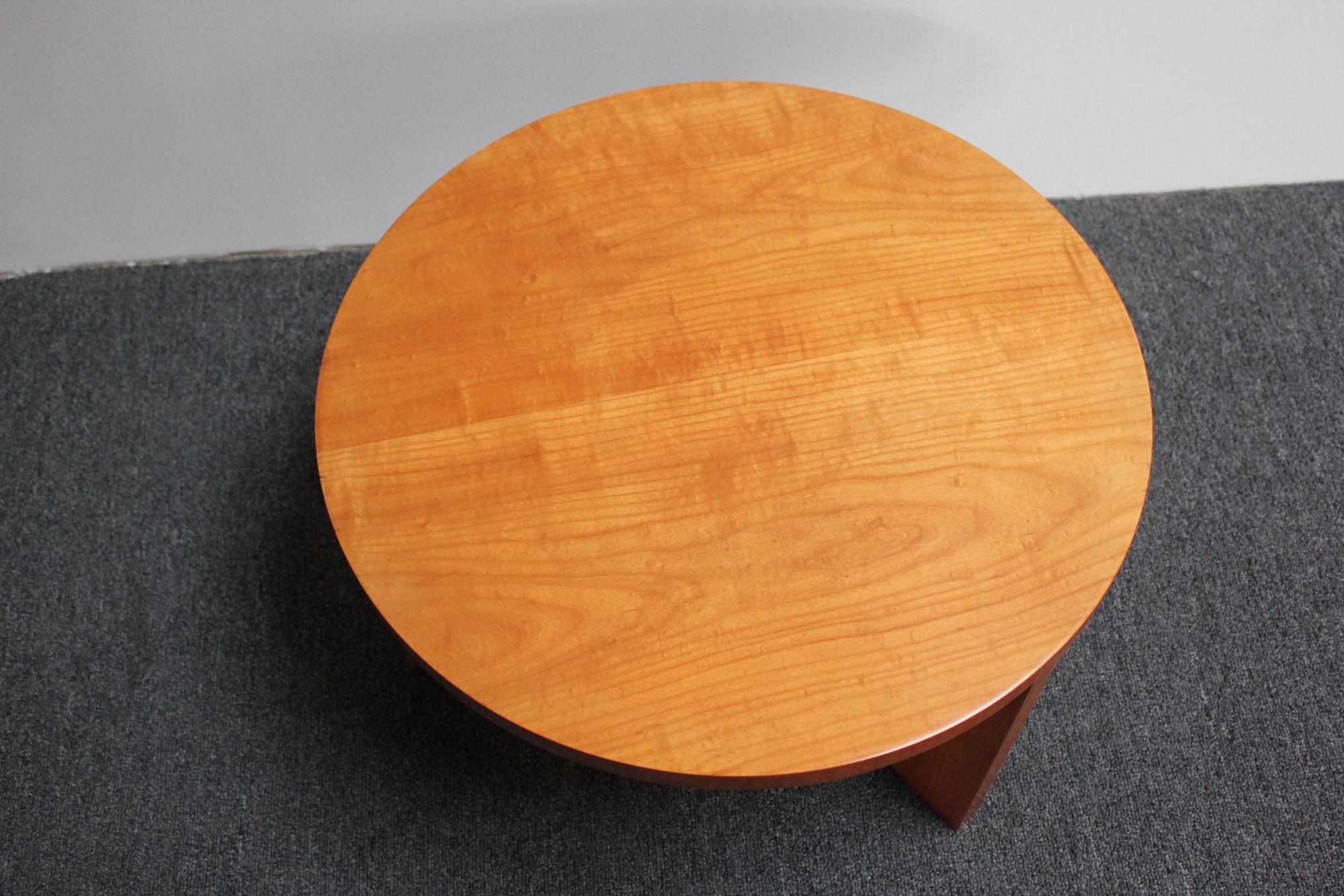 Französischer moderner Tisch „Table Basse“ aus Esche mit niedrigem Akzent von Jacques Quinet im Angebot 13