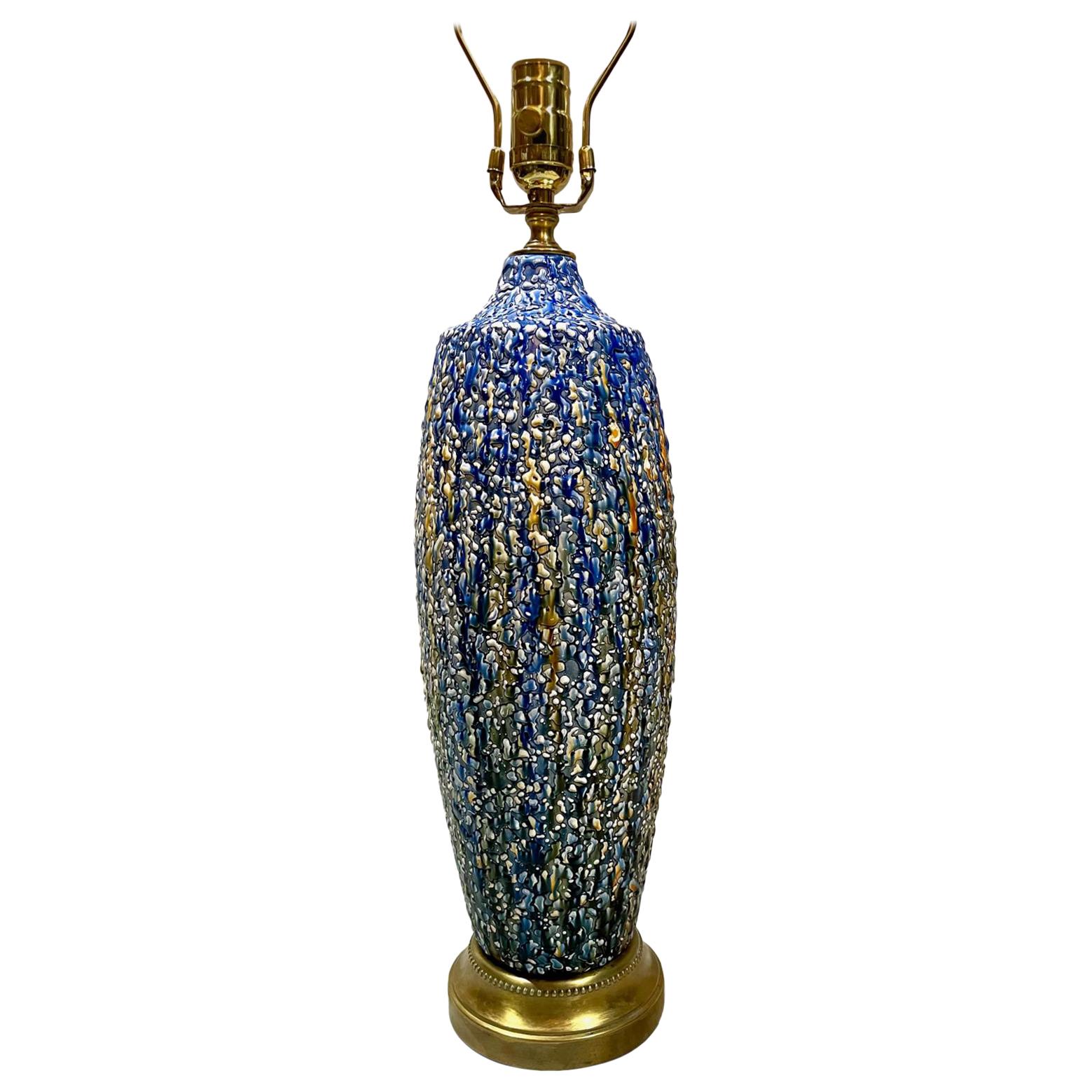 Lampe de table moderne française en porcelaine texturée en vente