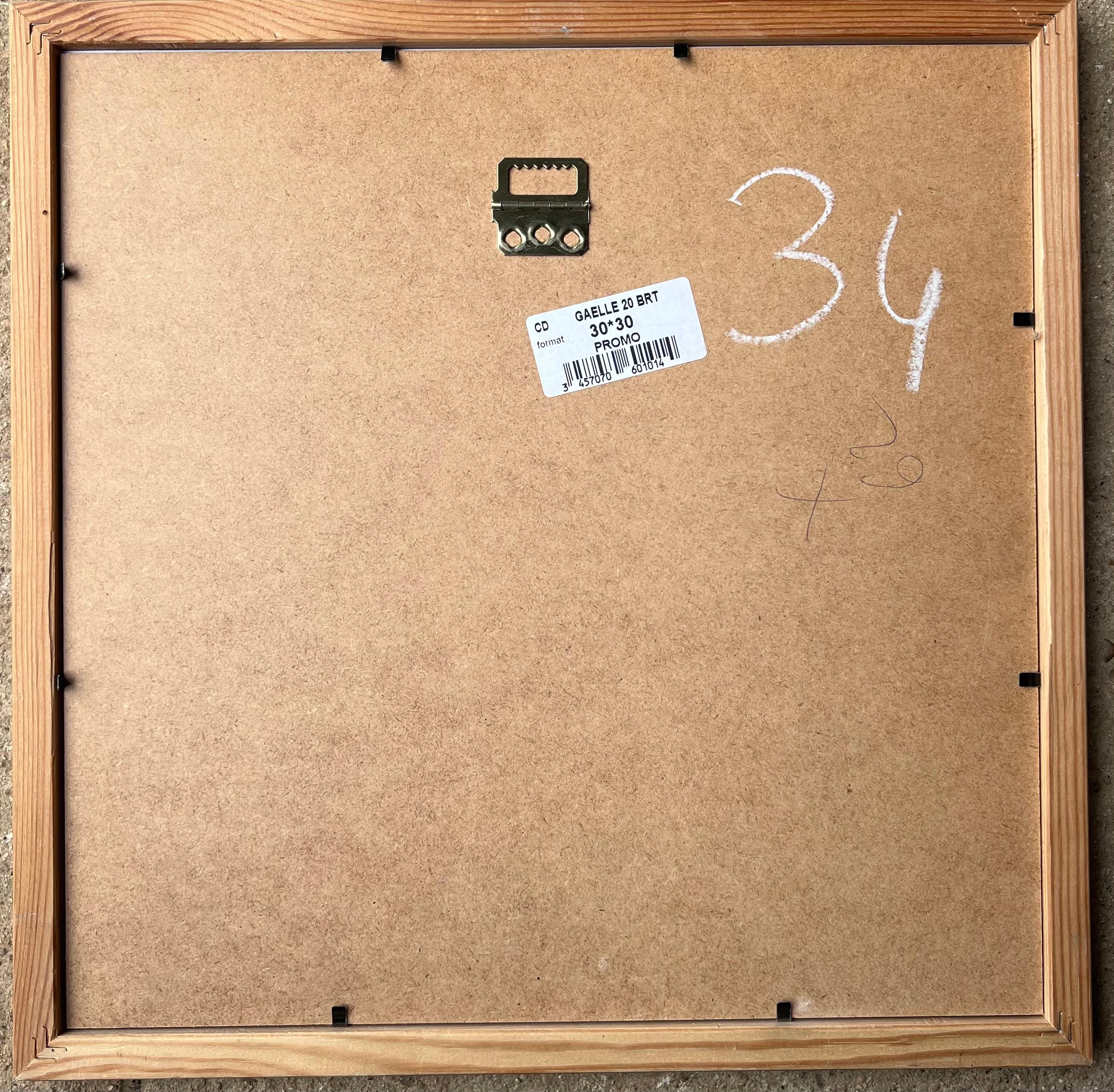 Kubistische Komposition
Französische Schule, Ende des 20. Jahrhunderts
undeutlich signiertes Öl auf Karton, gerahmt mit Glasabdeckung
Gerahmt: 13 x 13 Zoll
Pappe: 9,5 x 9,5 Zoll
Provenienz: Privatsammlung, Frankreich
Zustand: guter Zustand 

Für