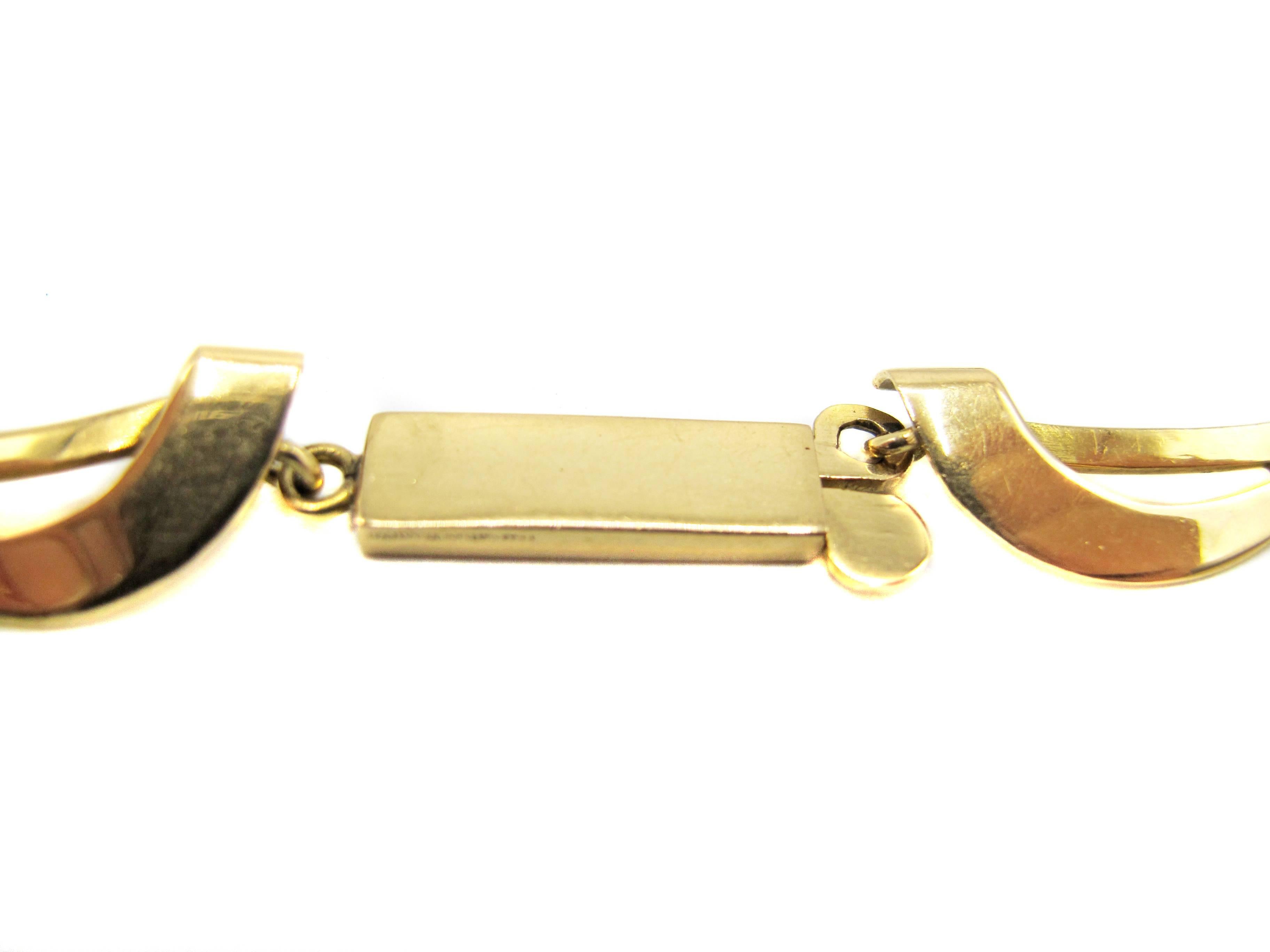 French Modernist 18 Karat Gold Necklace In Excellent Condition For Sale In New York, NY