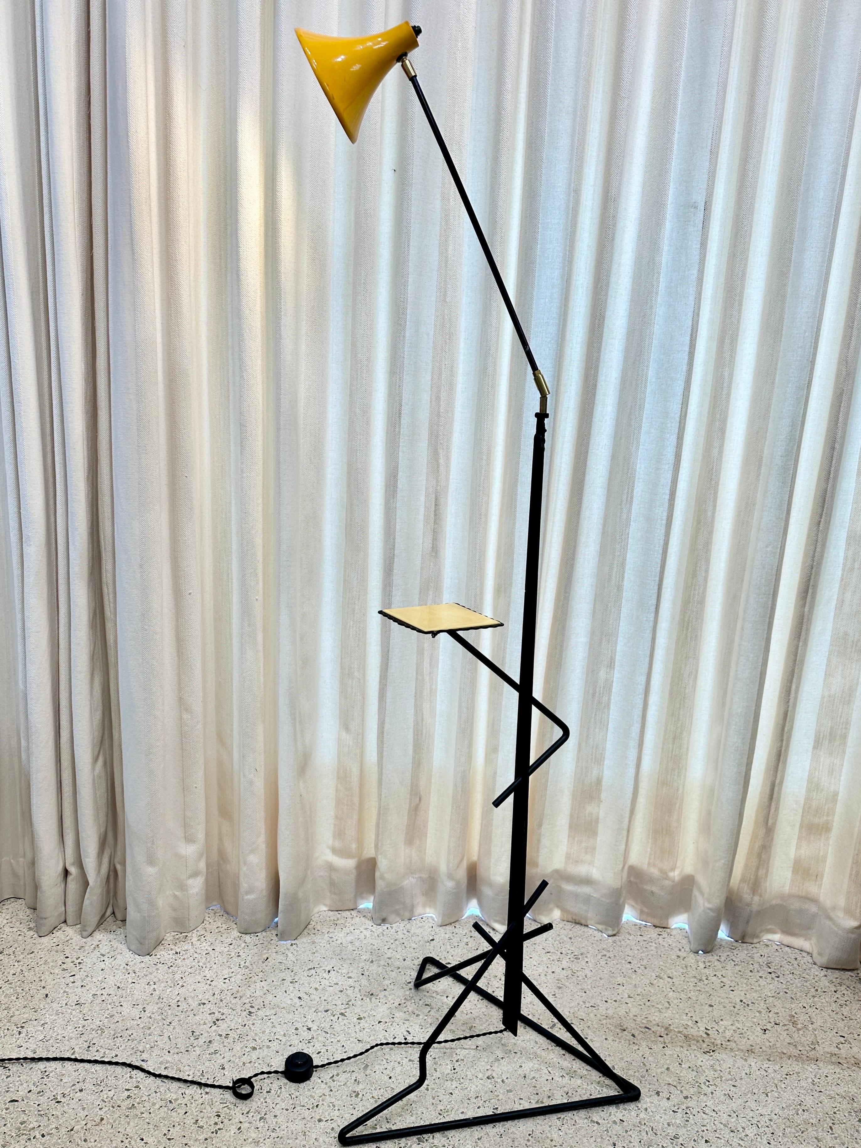 Articulation moderniste française  Lampadaire, Circa 1960's en vente 2