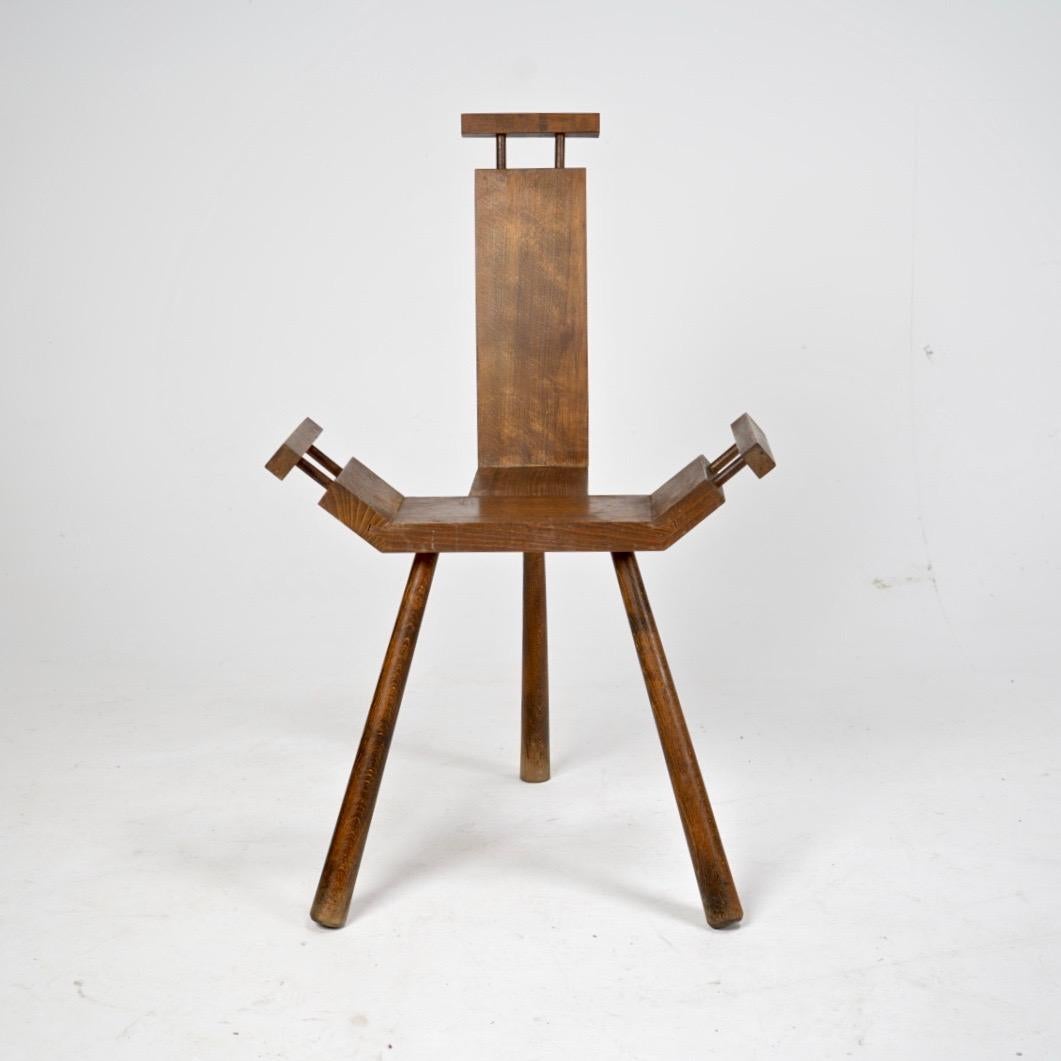 Eine moderne Variante des Entbindungsstuhls. 

Ein seltener Stuhl, bis jetzt habe ich keinen anderen wie diesen gefunden. 

Der Zustand ist gut, solide und brauchbar. 

 

Abmessungen



H-82cm B-53cm T-50cm

 

Bedingung 

Bitte schauen Sie sich