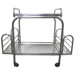 Carrito de bar cromado modernista francés con bandeja extraíble de Jacques Adnet